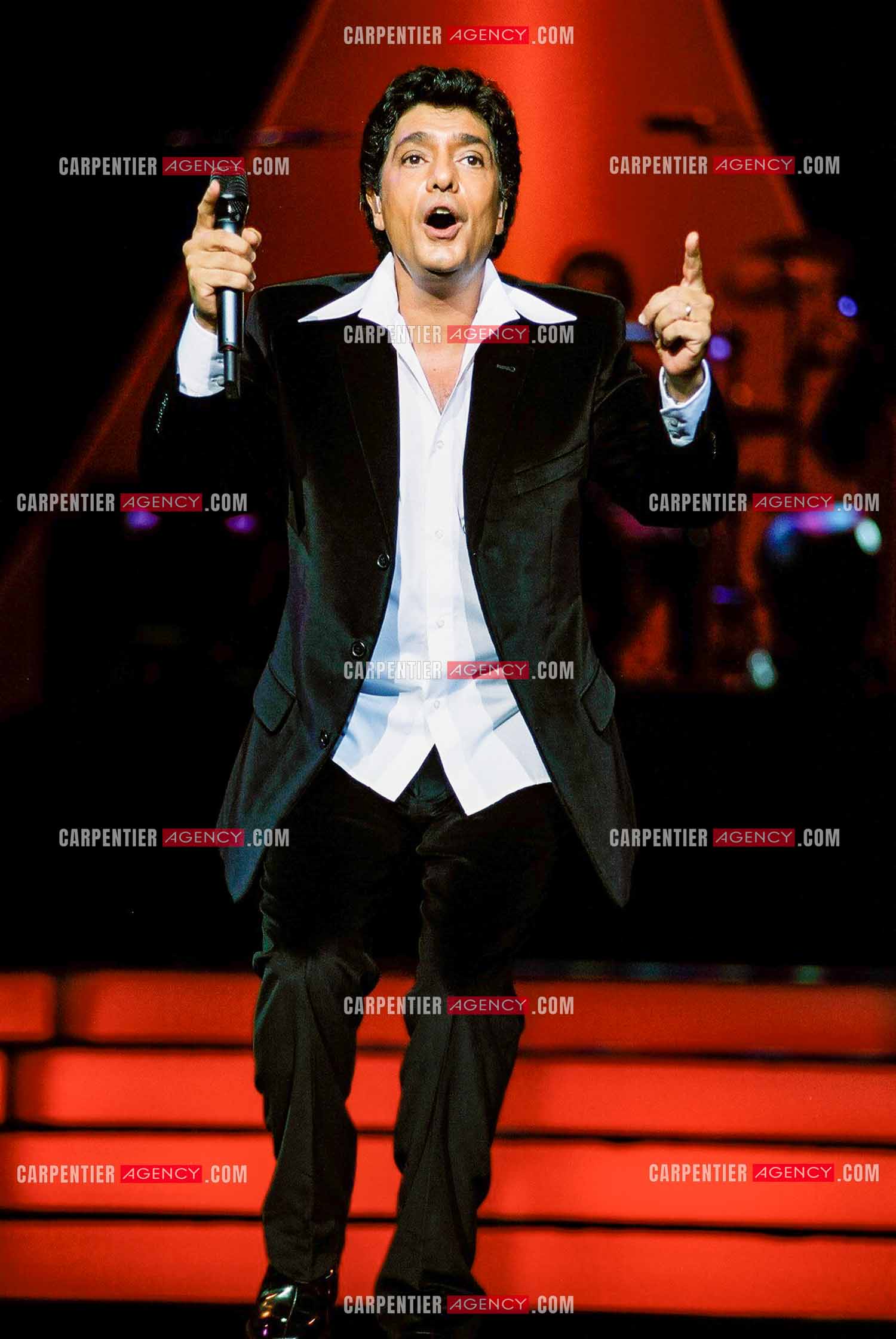 Le chanteur Frédéric François lors de son passage à l'Olympia en 2002.  ( Exclusif )