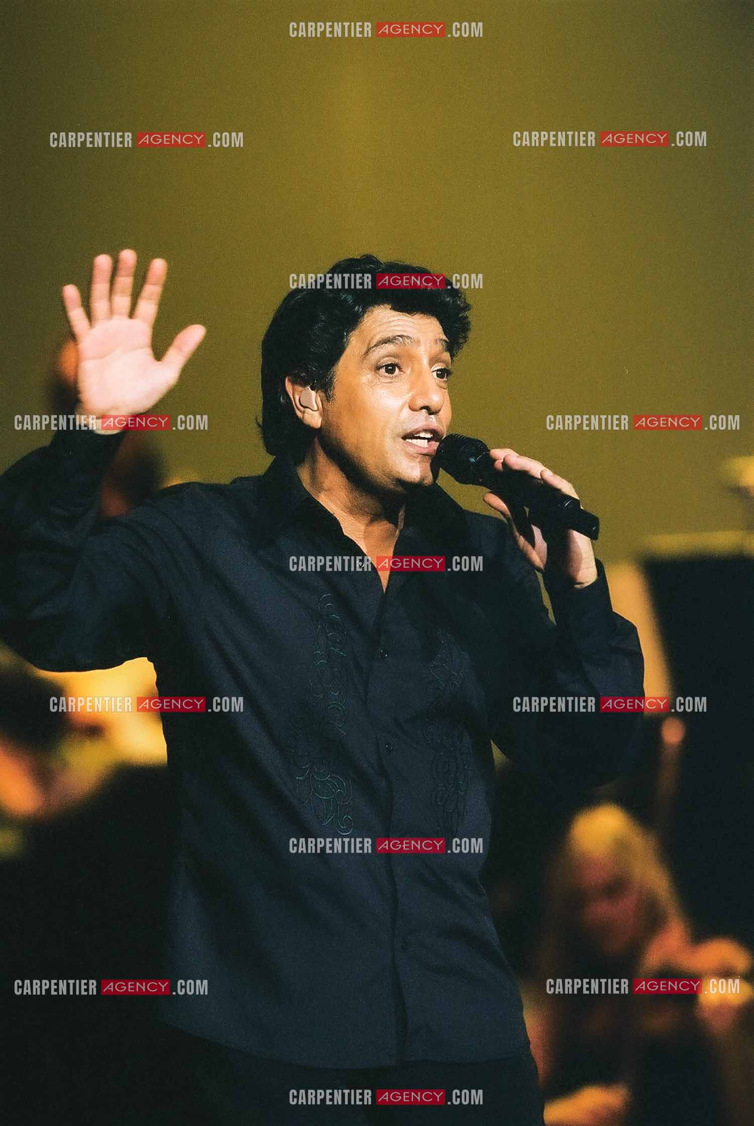 Le chanteur Frédéric François lors de son passage à l'Olympia en 2002.  ( Exclusif )