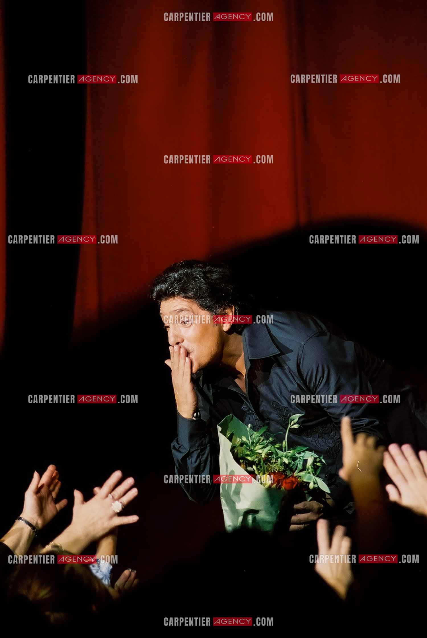 Le chanteur Frédéric François lors de son passage à l'Olympia en 2002.  ( Exclusif )