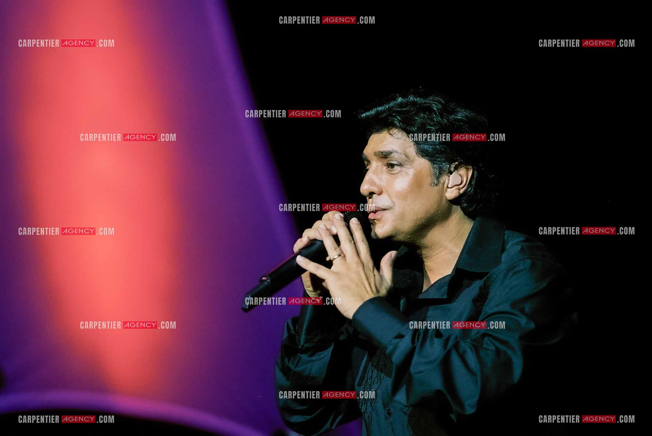 Le chanteur Frédéric François lors de son passage à l'Olympia en 2002.  ( Exclusif )