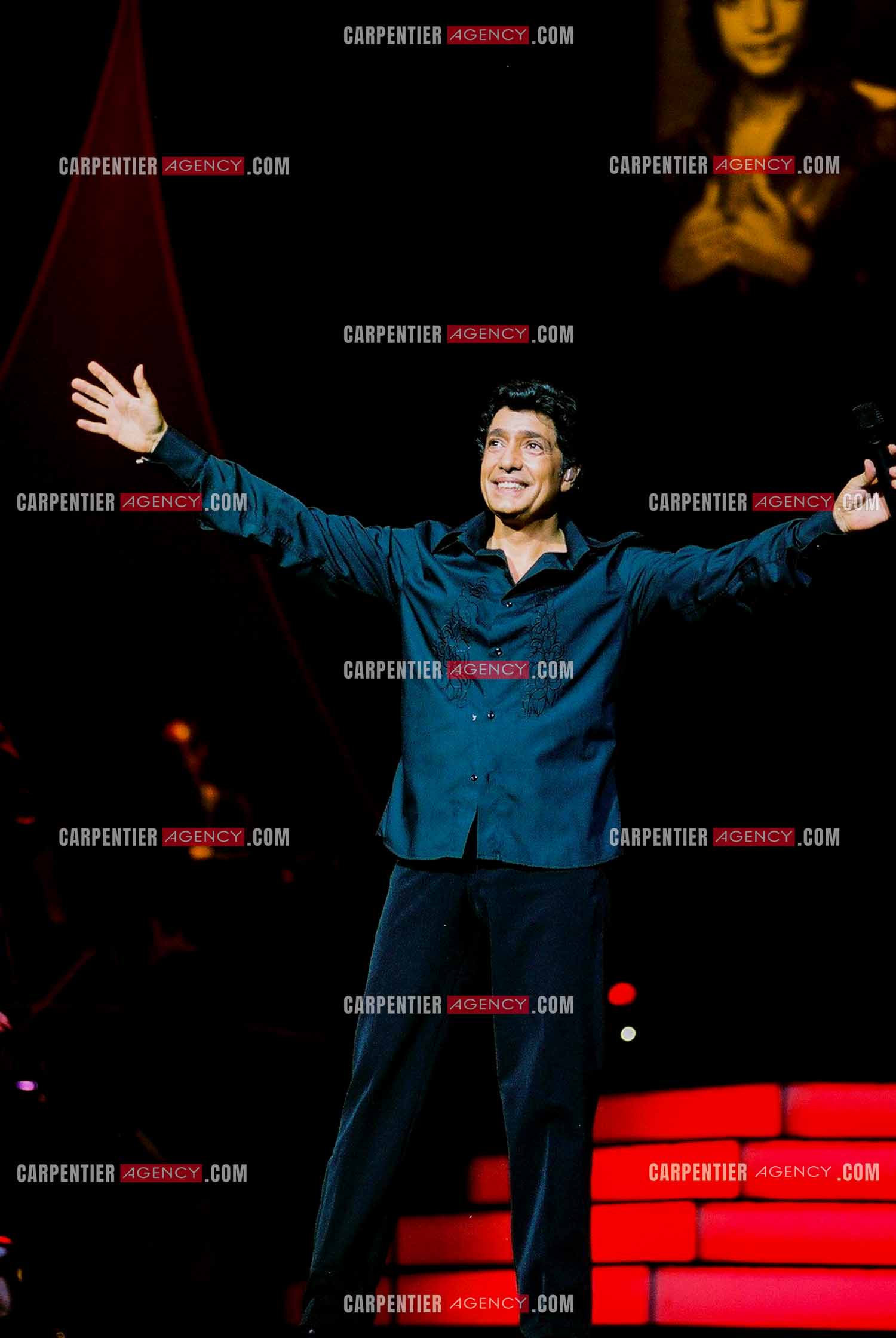 Le chanteur Frédéric François lors de son passage à l'Olympia en 2002.  ( Exclusif )