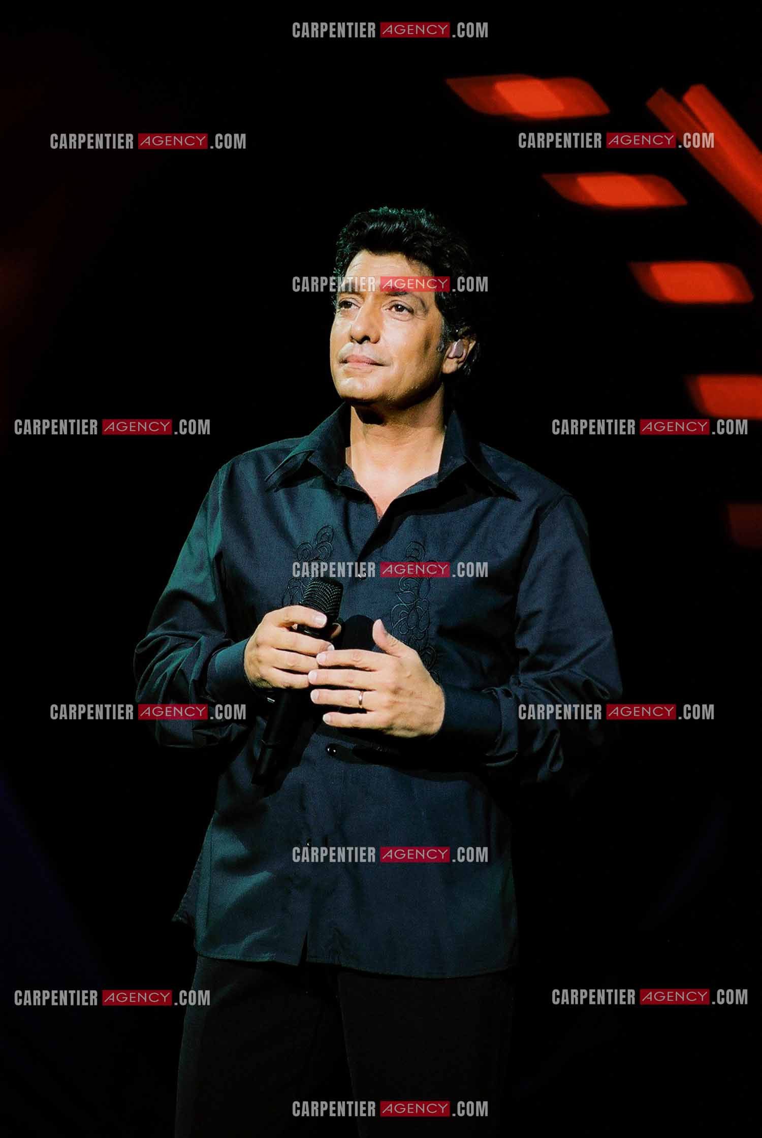 Le chanteur Frédéric François lors de son passage à l'Olympia en 2002.  ( Exclusif )