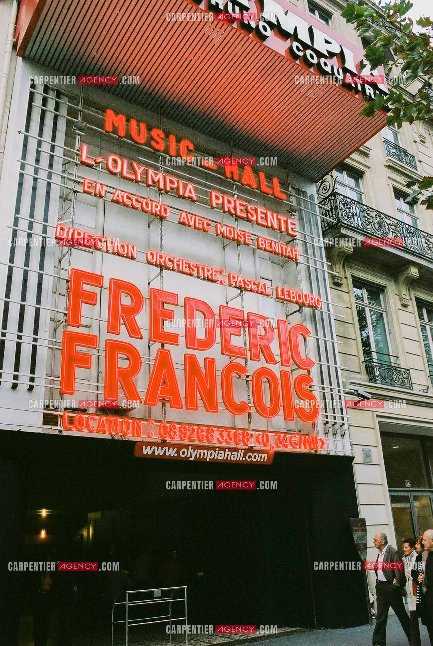 Le chanteur Frédéric François lors de son passage à l'Olympia en 2002.  ( Exclusif )