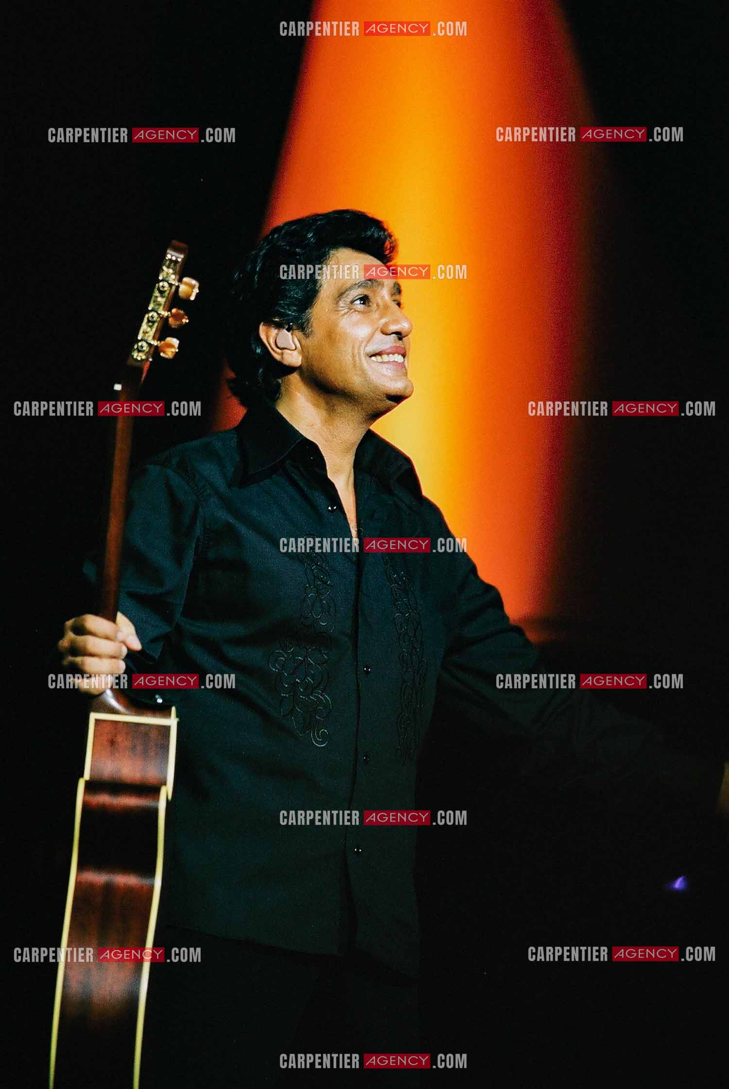 Le chanteur Frédéric François lors de son passage à l'Olympia en 2002.  ( Exclusif )