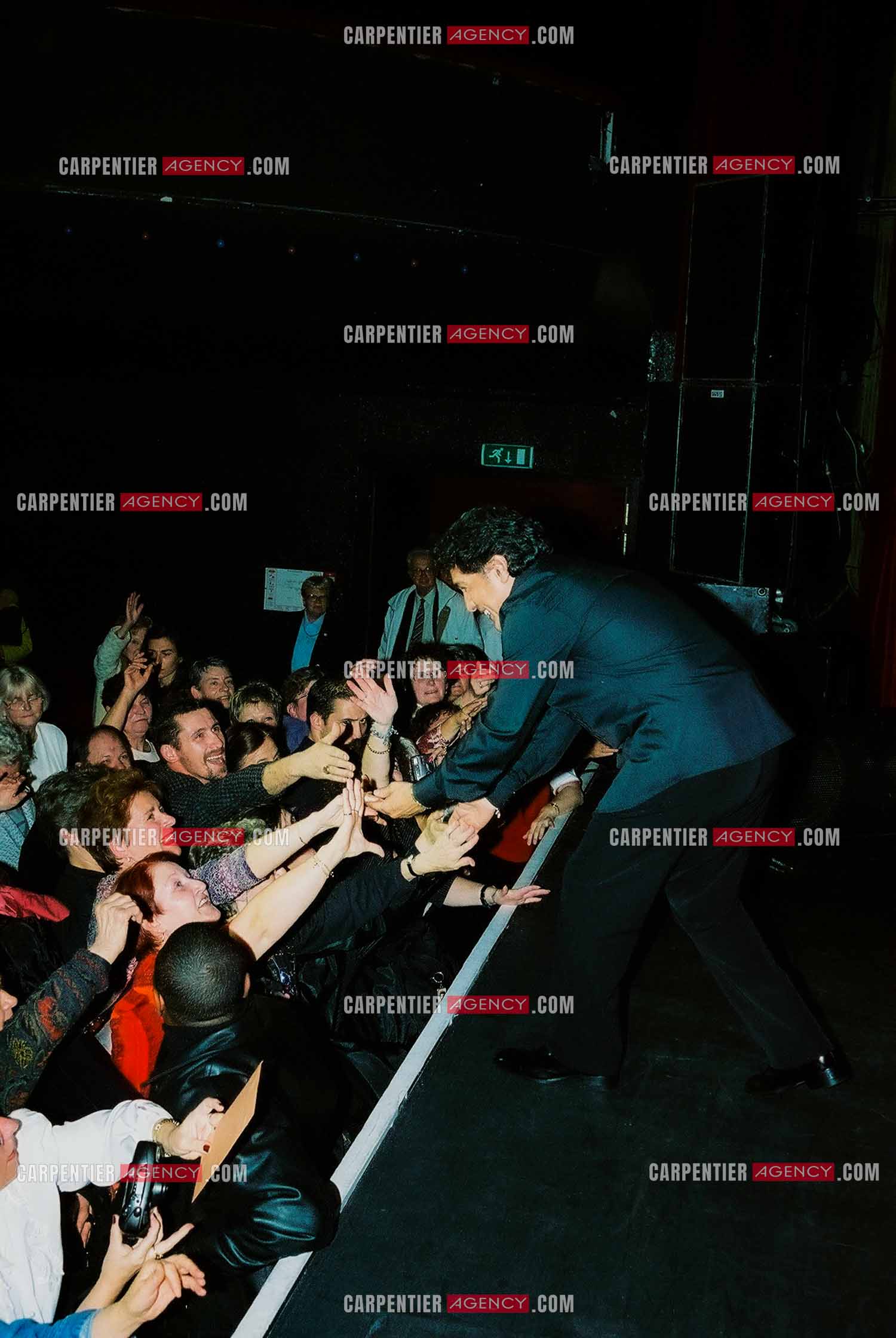 Le chanteur Frédéric François lors de son passage à l'Olympia en 2002.  ( Exclusif )