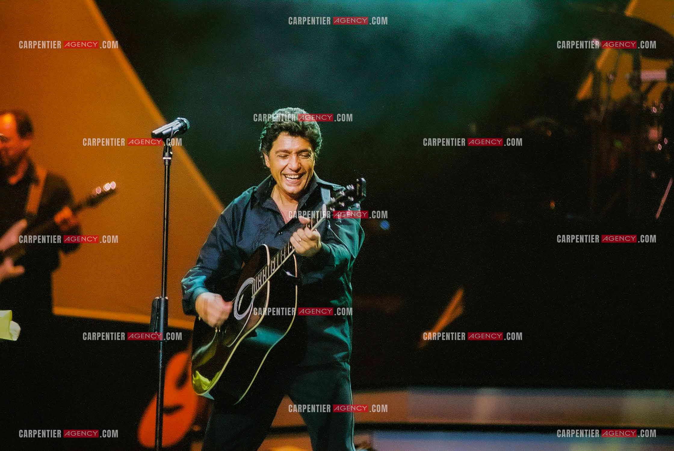 Le chanteur Frédéric François lors de son passage à l'Olympia en 2002.  ( Exclusif )