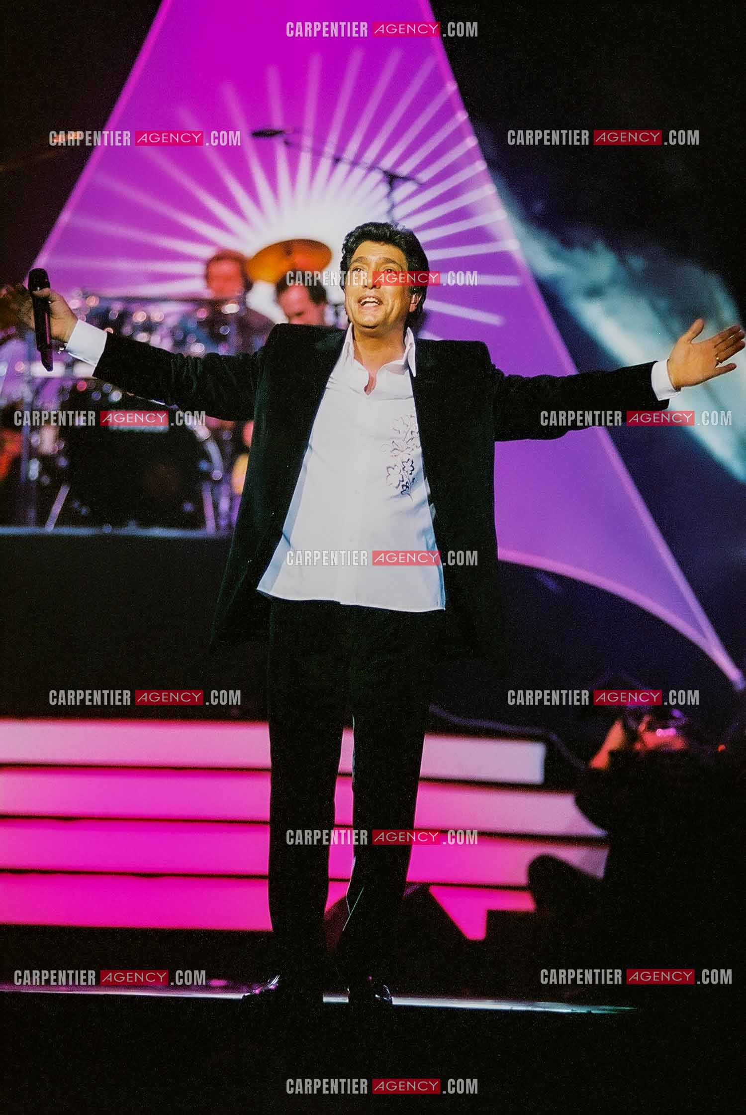 Le chanteur Frédéric François lors de son passage à l'Olympia en 2002.  ( Exclusif )