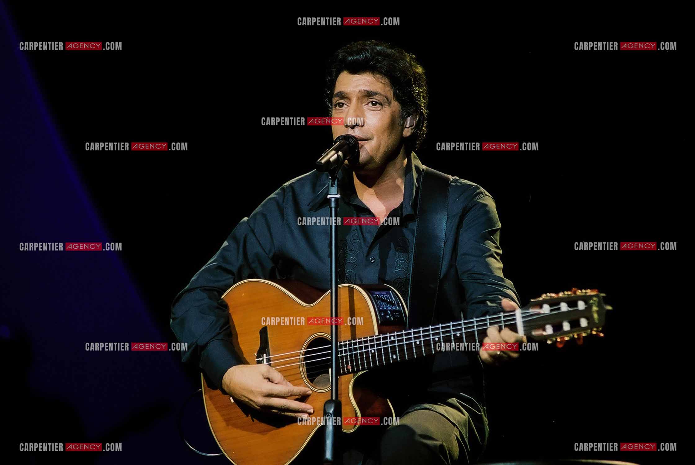 Le chanteur Frédéric François lors de son passage à l'Olympia en 2002.  ( Exclusif )