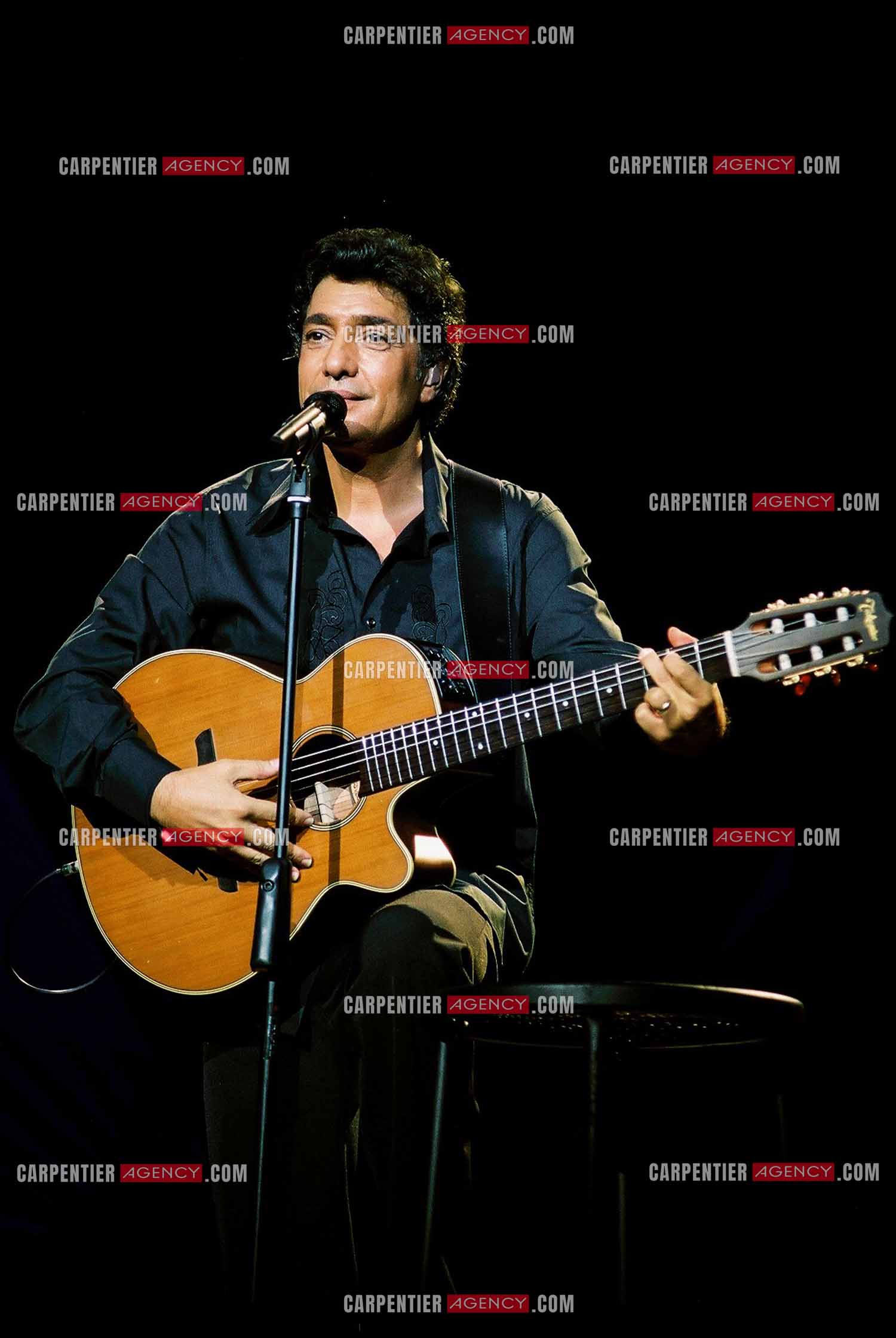 Le chanteur Frédéric François lors de son passage à l'Olympia en 2002.  ( Exclusif )