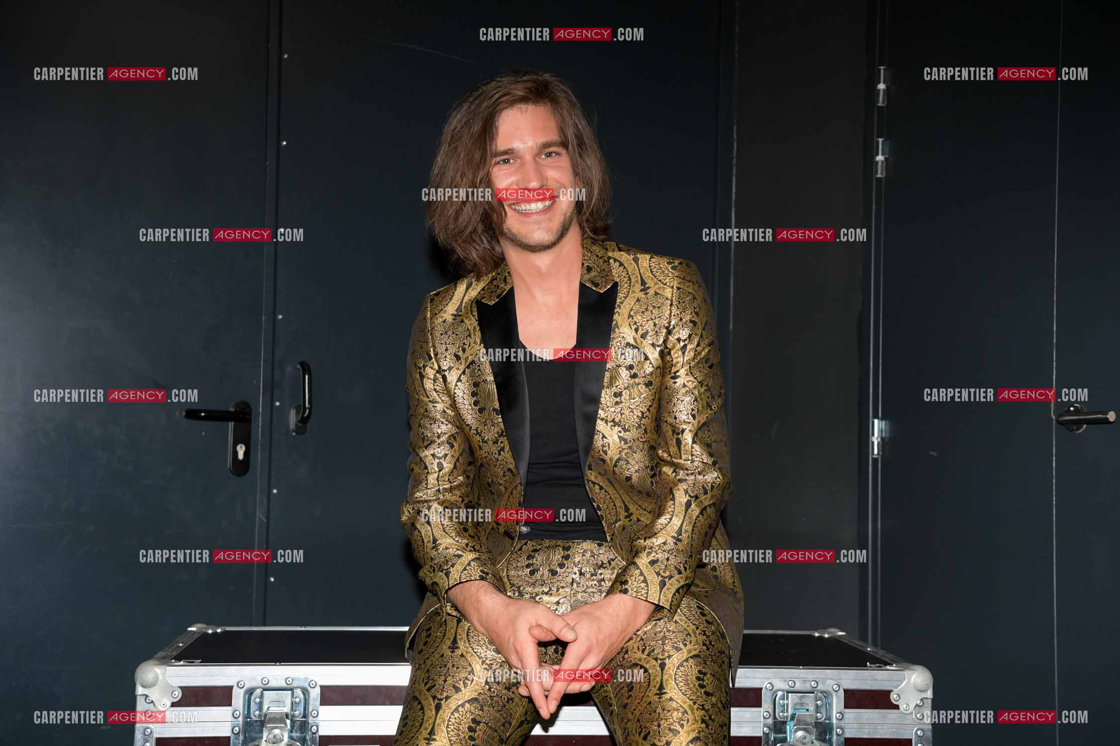 Le ténor Amaury Vassili en concert piano voix au théâtre de La Chaudronnerie à la Ciotat.   ( Exclusif )