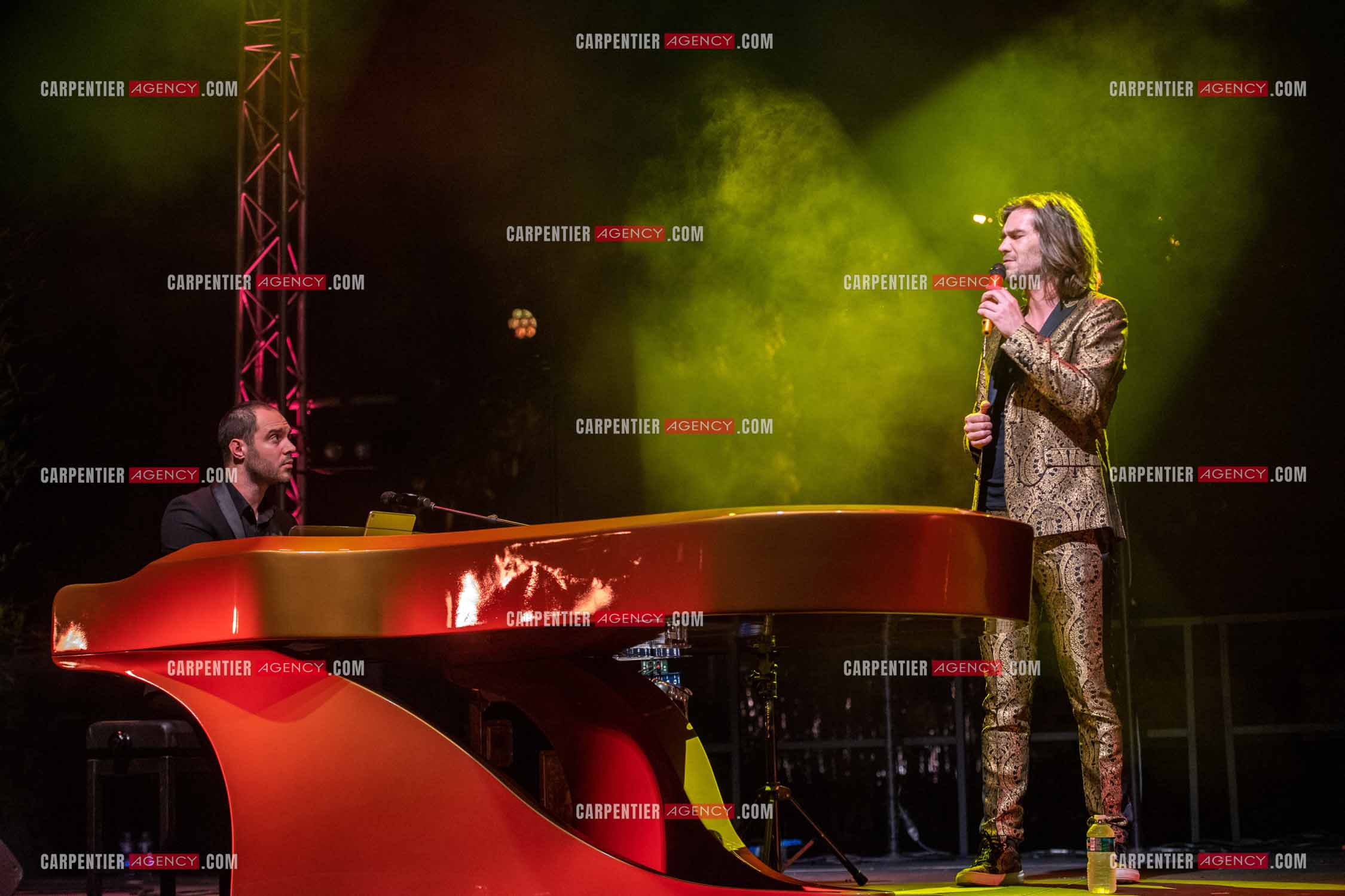 Le ténor Amaury Vassili en concert piano voix au Festival de Sanary.   ( Exclusif )