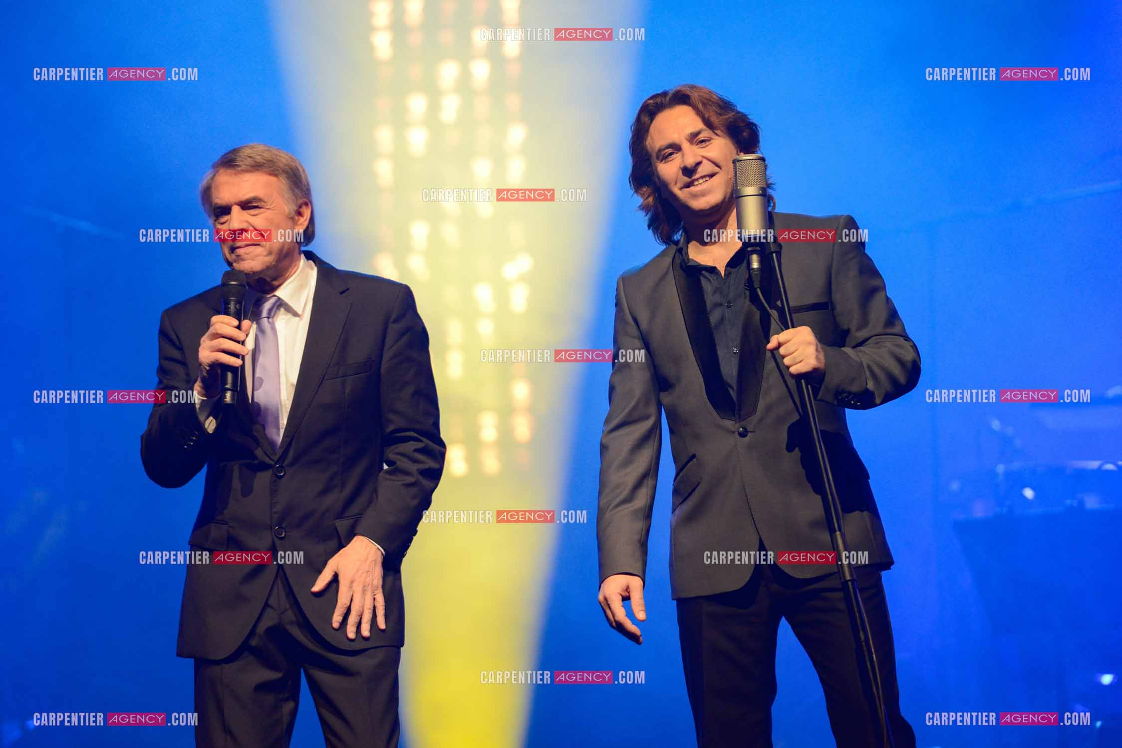 Le chanteur Salvatore Adamo venu rejoindre son ami Roberto Alagna pour un duo lors de son concert à Lille.           ( Exclusif )