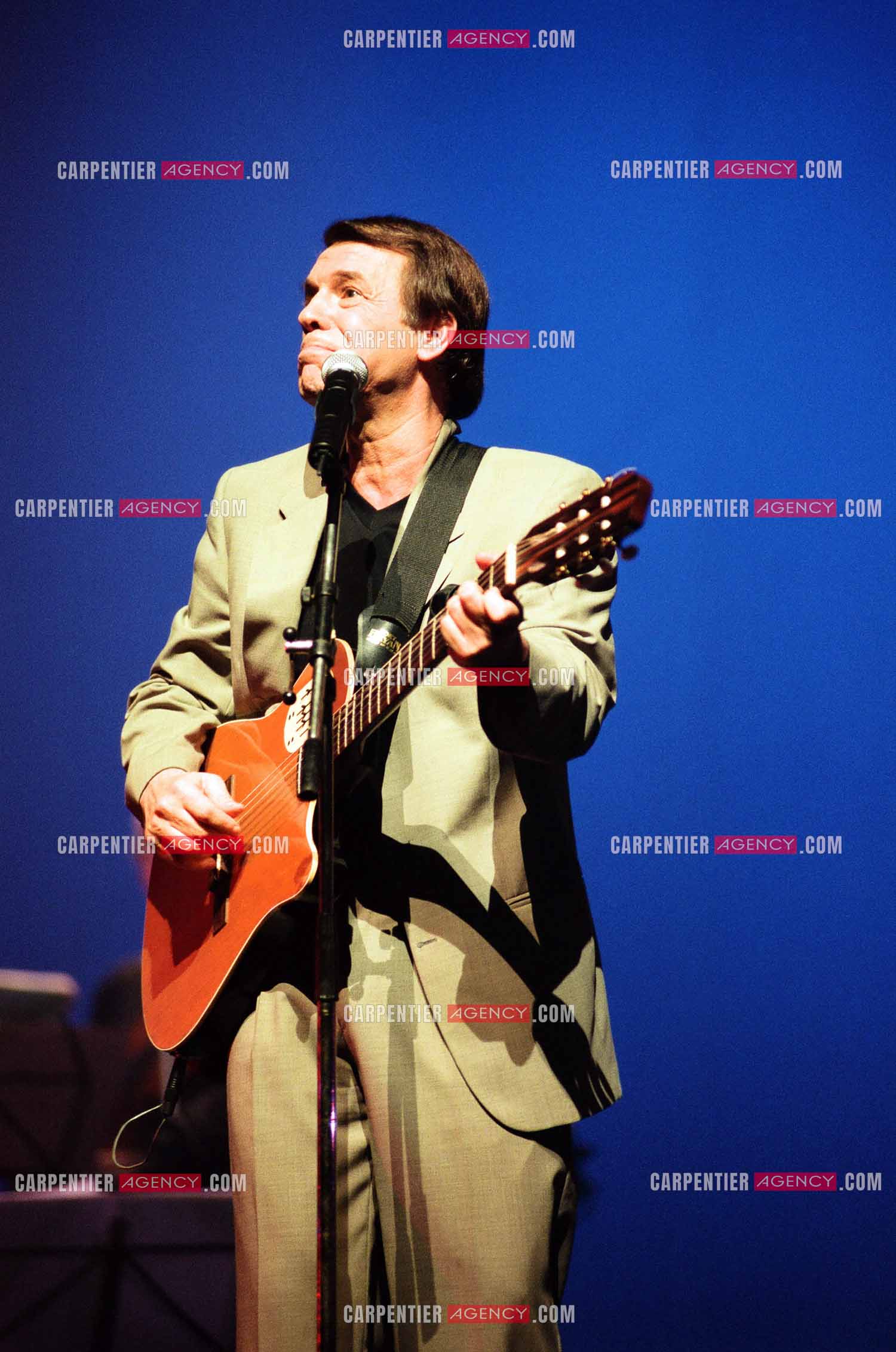 Le chanteur Salvatore Adamo lors de son Olympia en 1998.