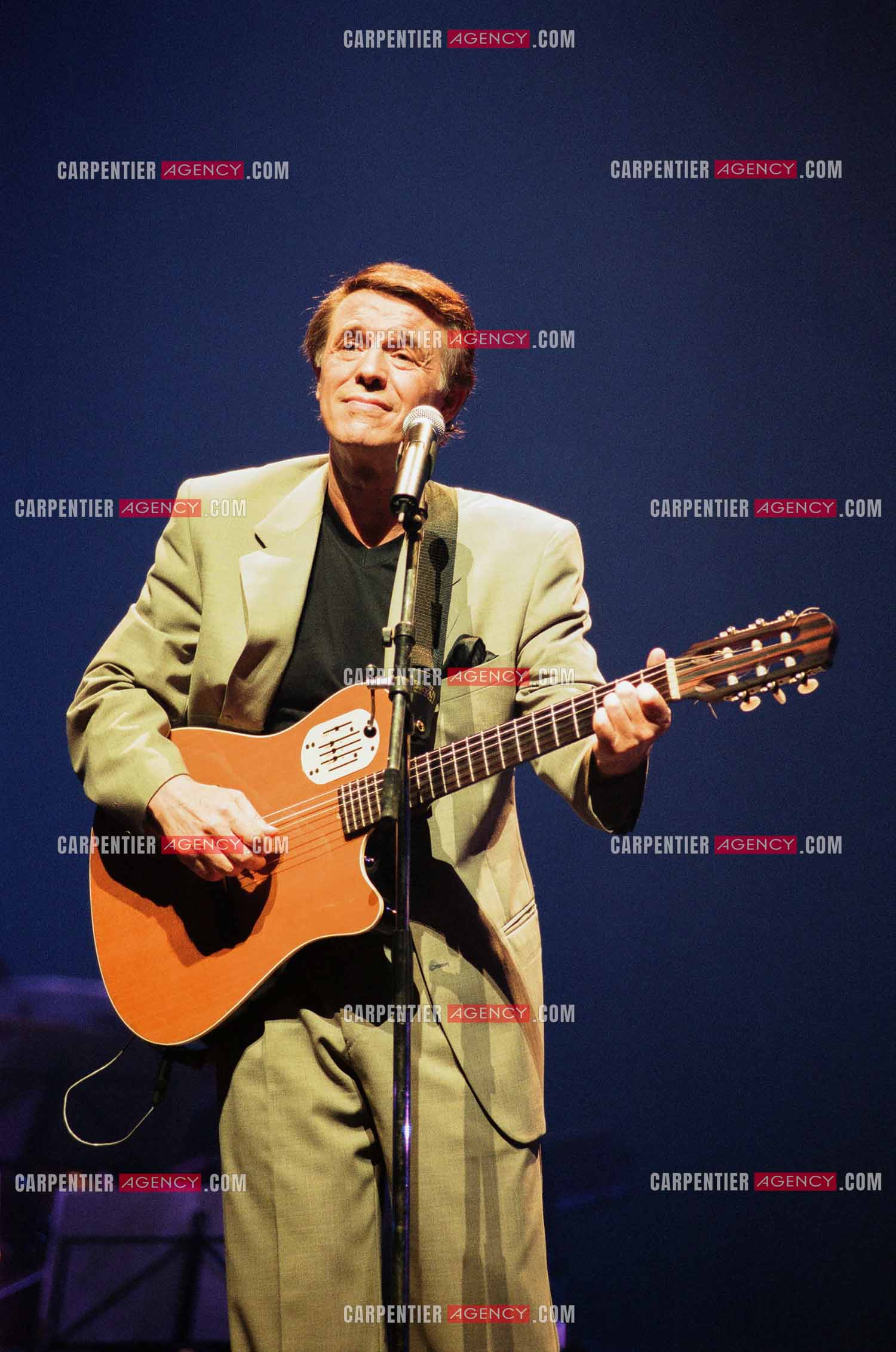 Le chanteur Salvatore Adamo lors de son Olympia en 1998.