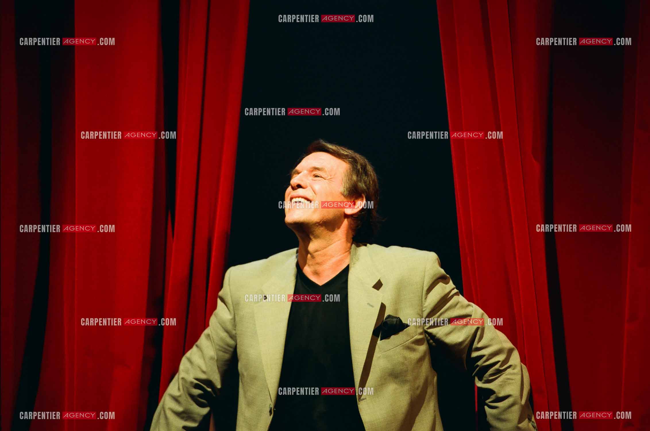 Le chanteur Salvatore Adamo lors de son Olympia en 1998.