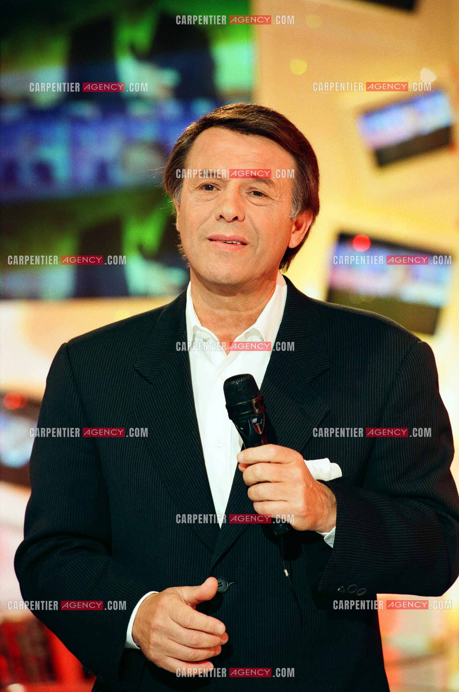 Le chanteur Salvatore Adamo invité de l'émission “ La chance aux chansons “.     ( Exclusif )