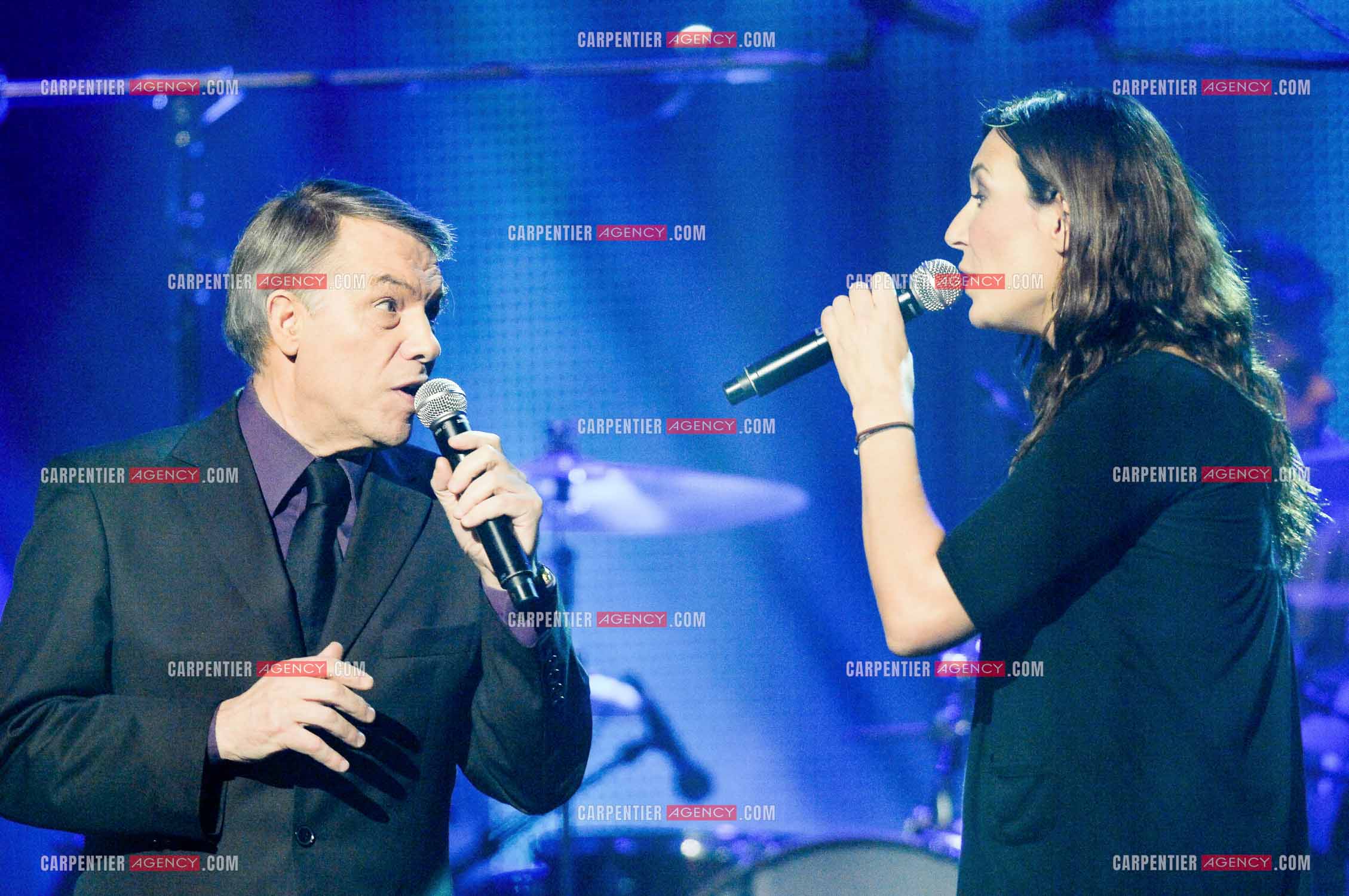 Le chanteur SALVATORE ADAMO et la chanteuse ZAZIE en duo au Zénith de Paris pour le concert SOL EN SI au profit du SIDA.