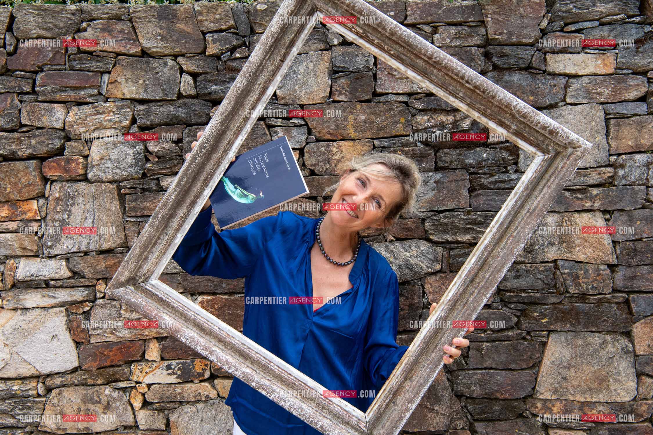 L'auteure Sylvie Bourgeois à Ramatuelle pour la sortie de son nouveau roman " Tous les prénoms ont été changés ".   ( Exclusif )