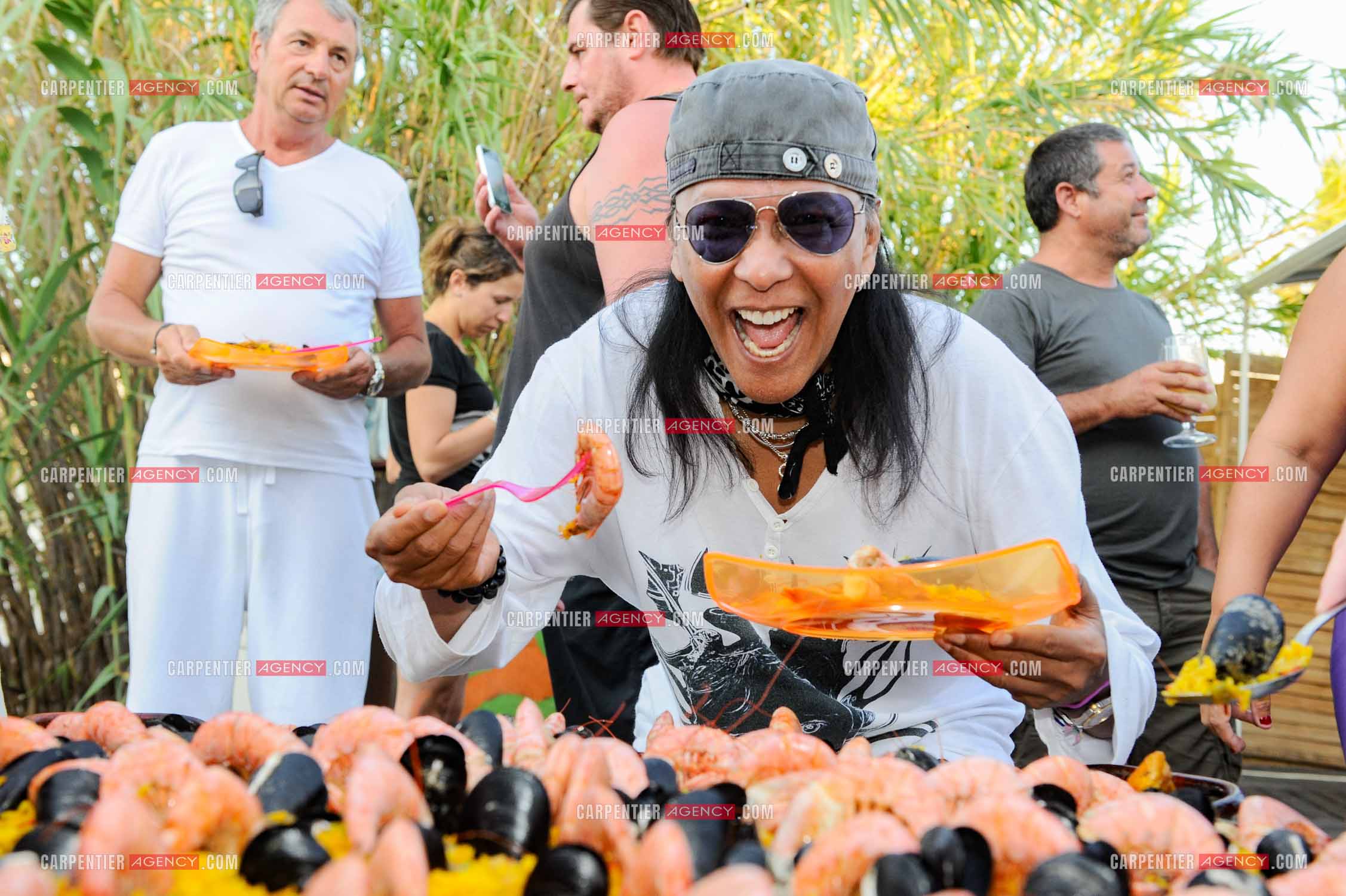 Le chanteur Shake et sa femme Milena chez leurs amis forains à Palavas.      ( Exclusif )