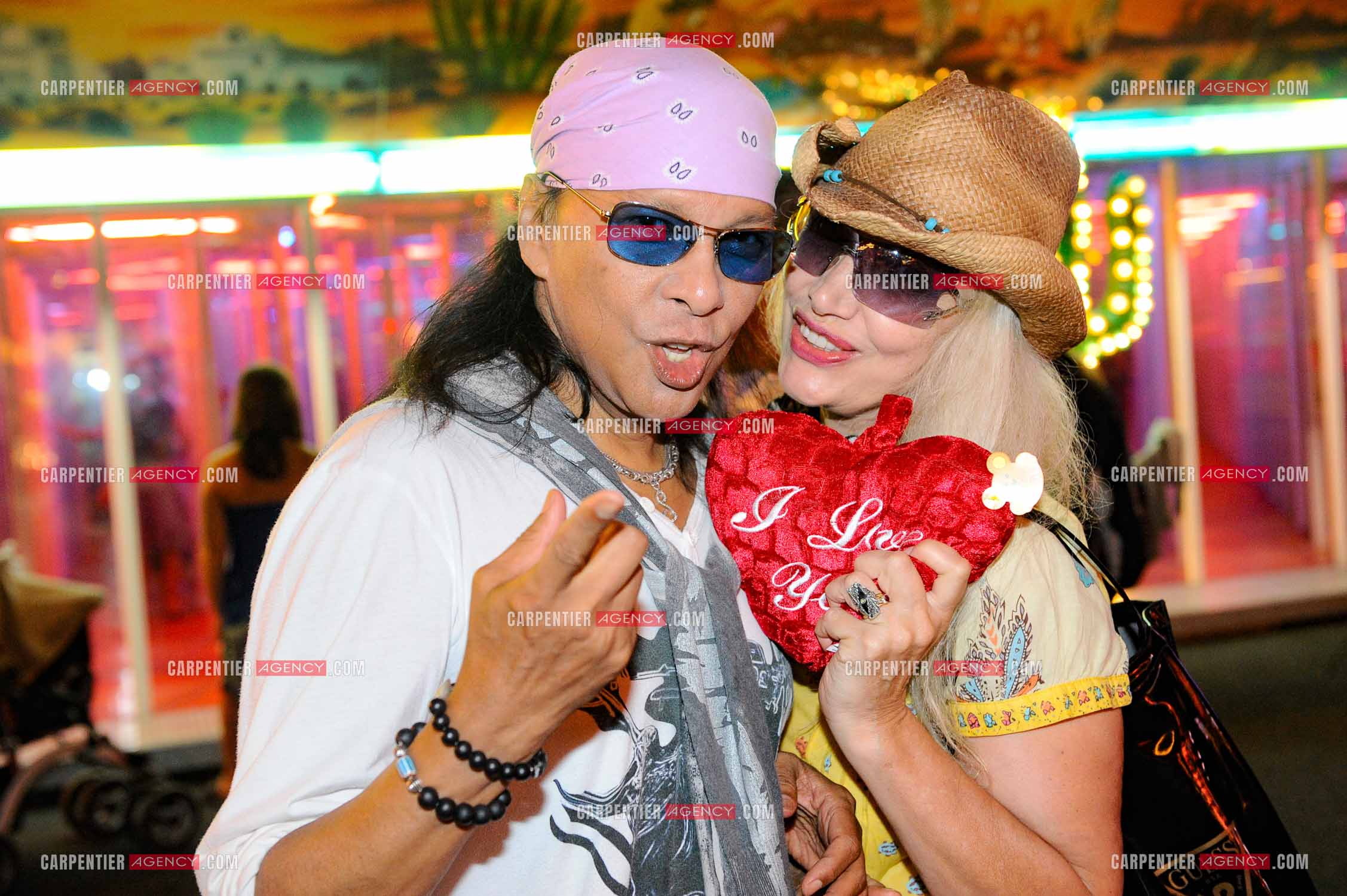 Le chanteur Shake et sa femme Milena chez leurs amis forains à Palavas.      ( Exclusif )