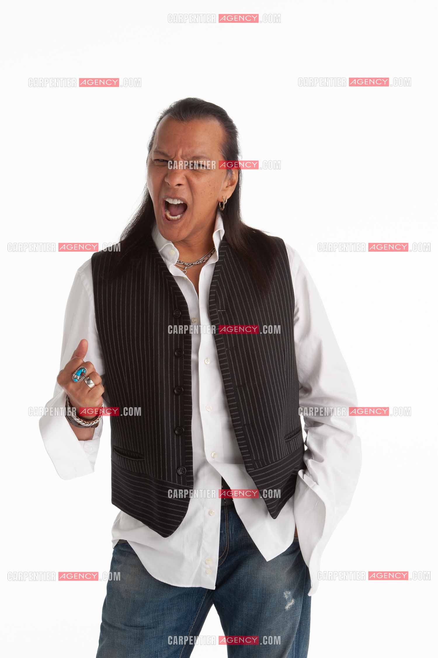 Le chanteur Shake en studio photo pour la création de son album ses affiches et sa communication presse.     ( Exclusif )