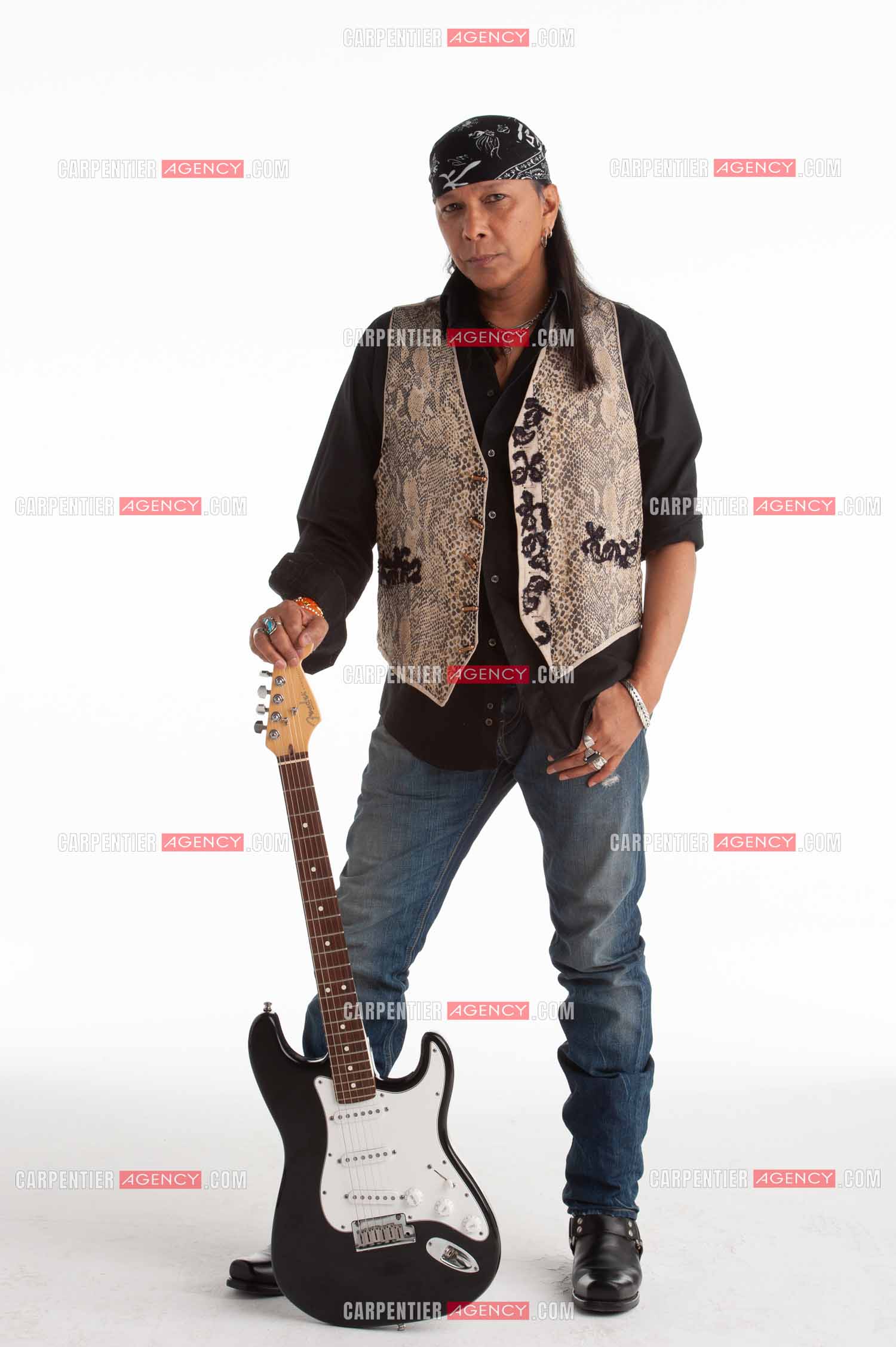 Le chanteur Shake en studio photo pour la création de son album ses affiches et sa communication presse.     ( Exclusif )