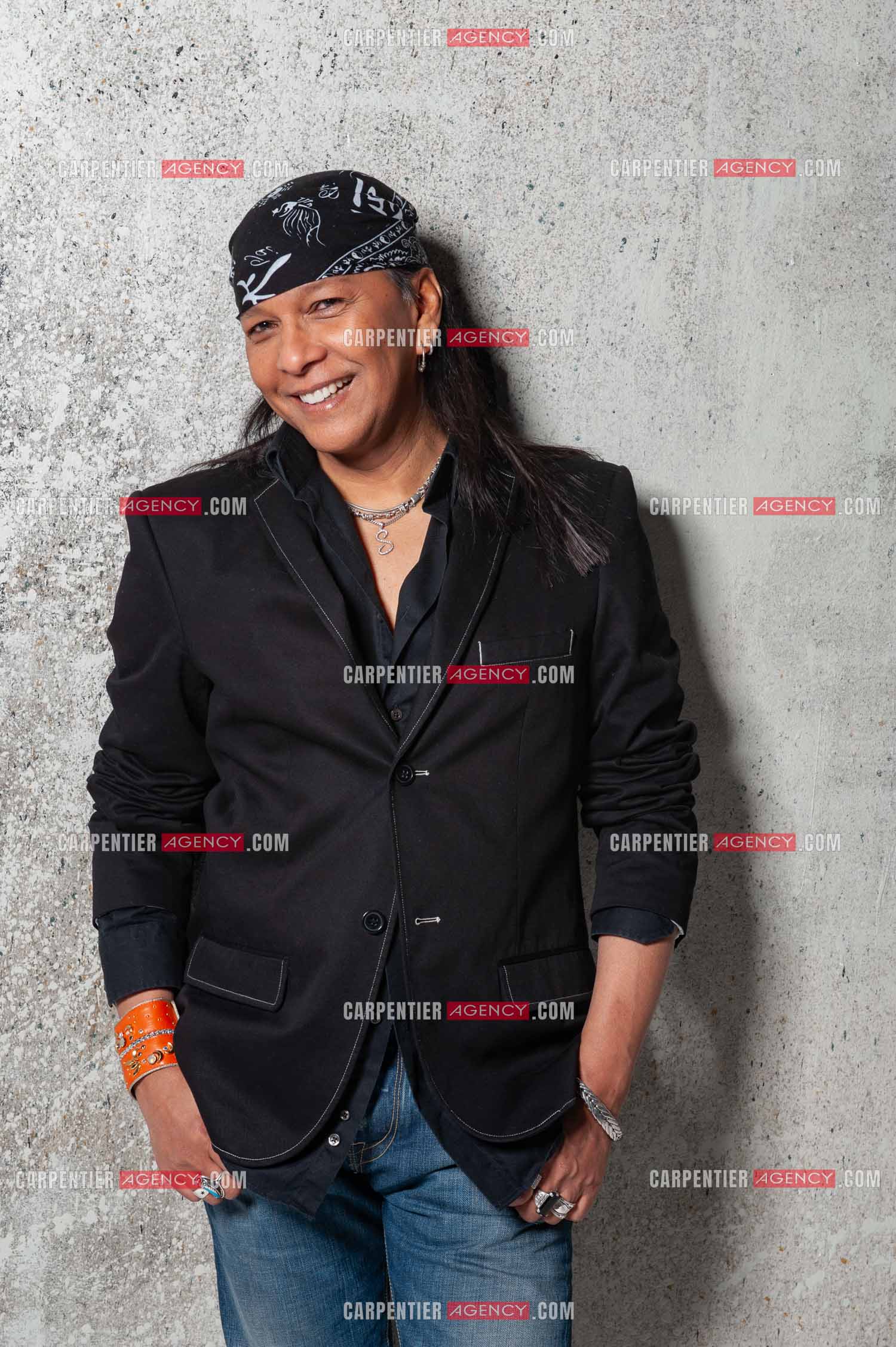 Le chanteur Shake en studio photo pour la création de son album ses affiches et sa communication presse.     ( Exclusif )