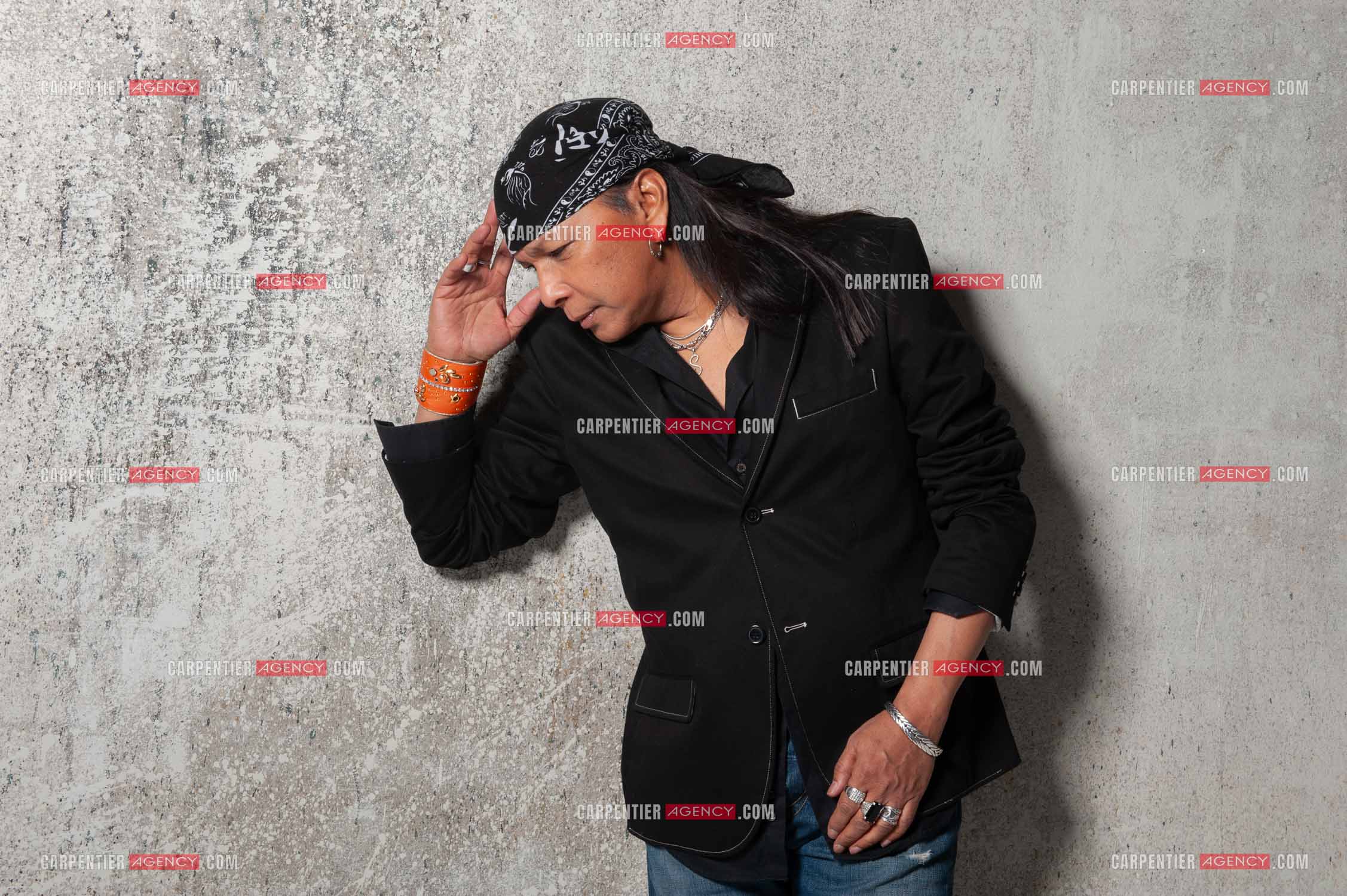 Le chanteur Shake en studio photo pour la création de son album ses affiches et sa communication presse.     ( Exclusif )