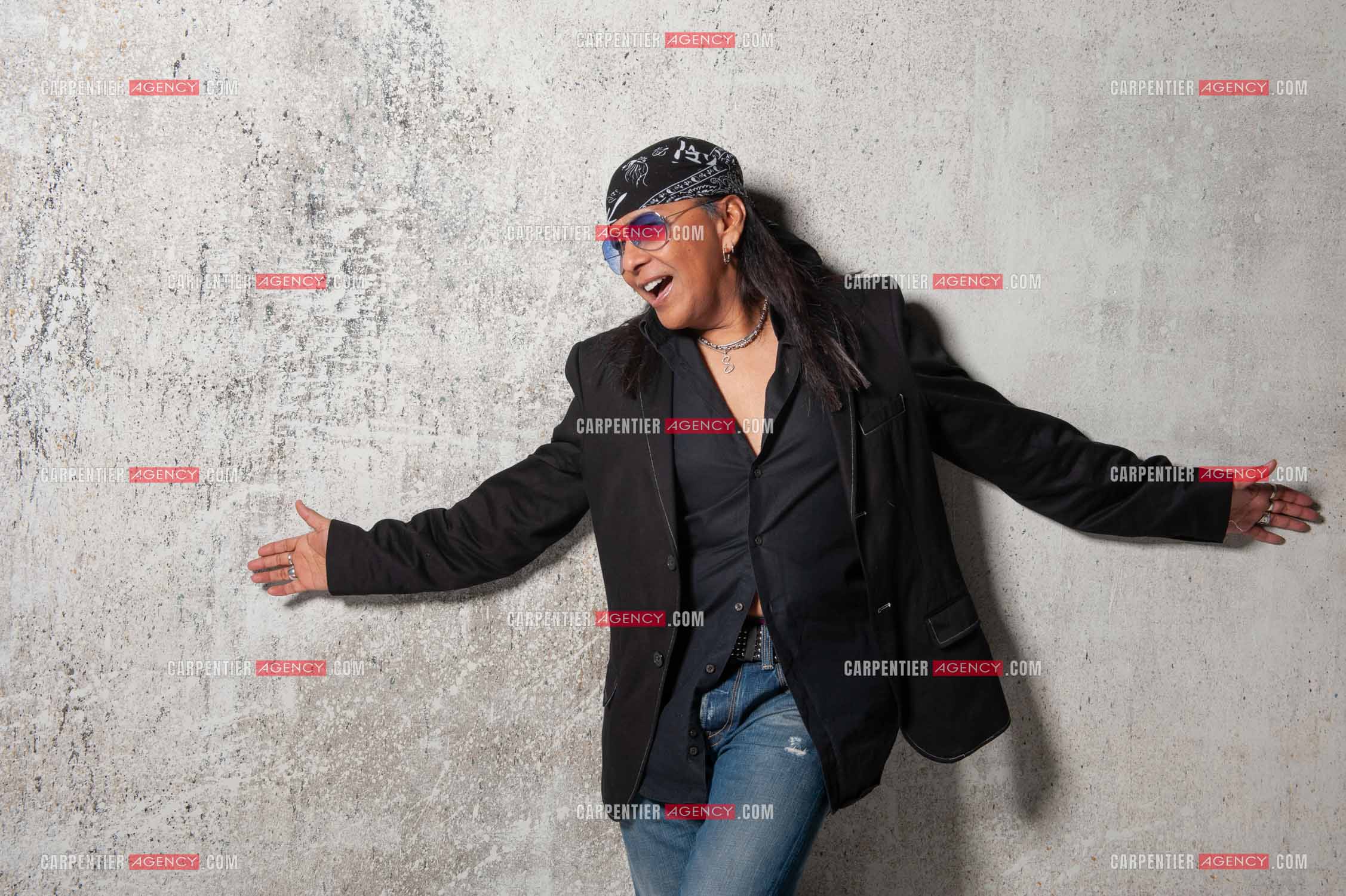 Le chanteur Shake en studio photo pour la création de son album ses affiches et sa communication presse.     ( Exclusif )