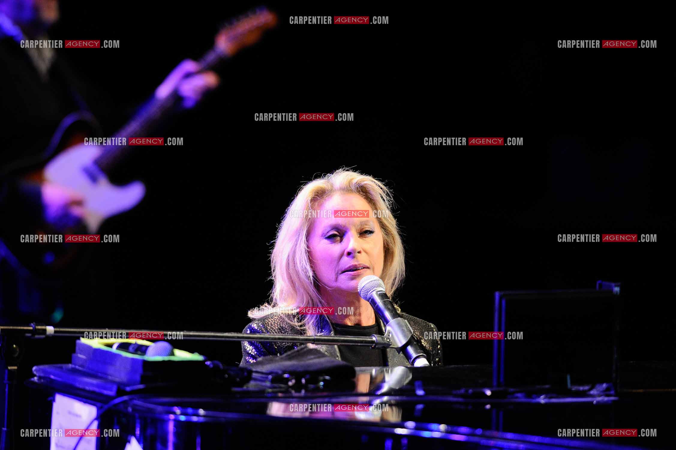 La chanteuse Véronique Sanson en concert a Alès.