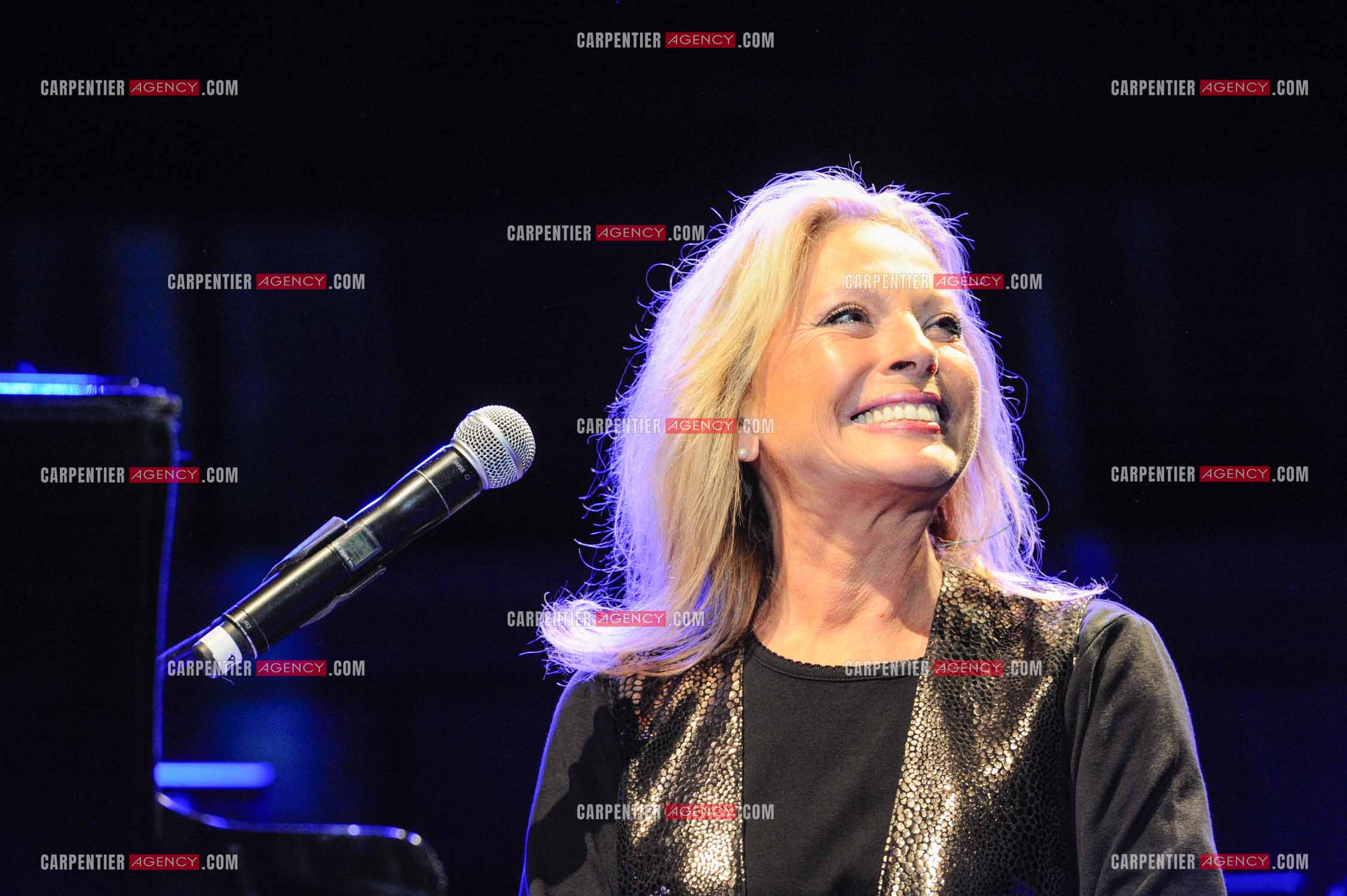 La chanteuse Véronique Sanson en concert a Alès.