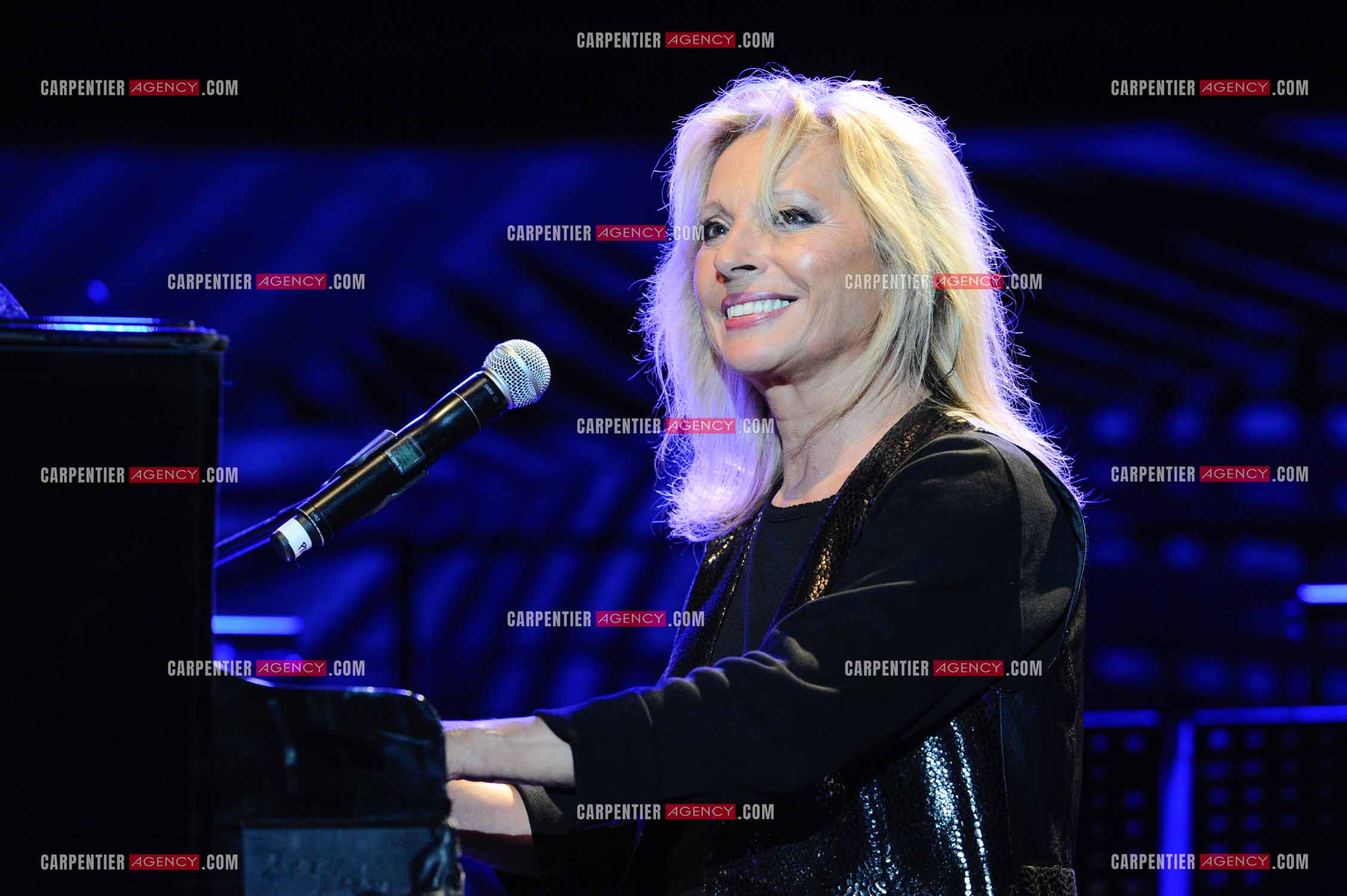 La chanteuse Véronique Sanson en concert a Alès.