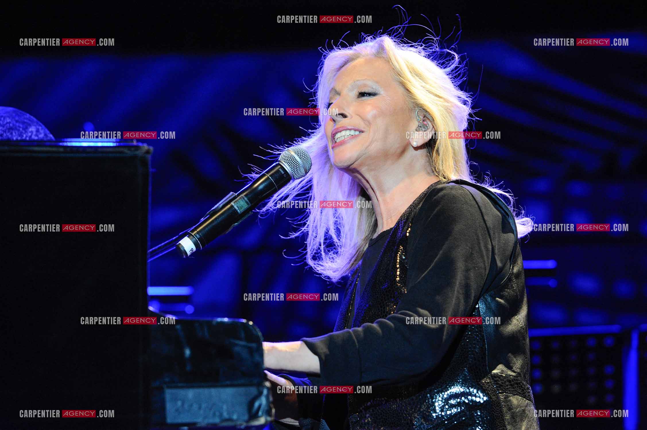 La chanteuse Véronique Sanson en concert a Alès.