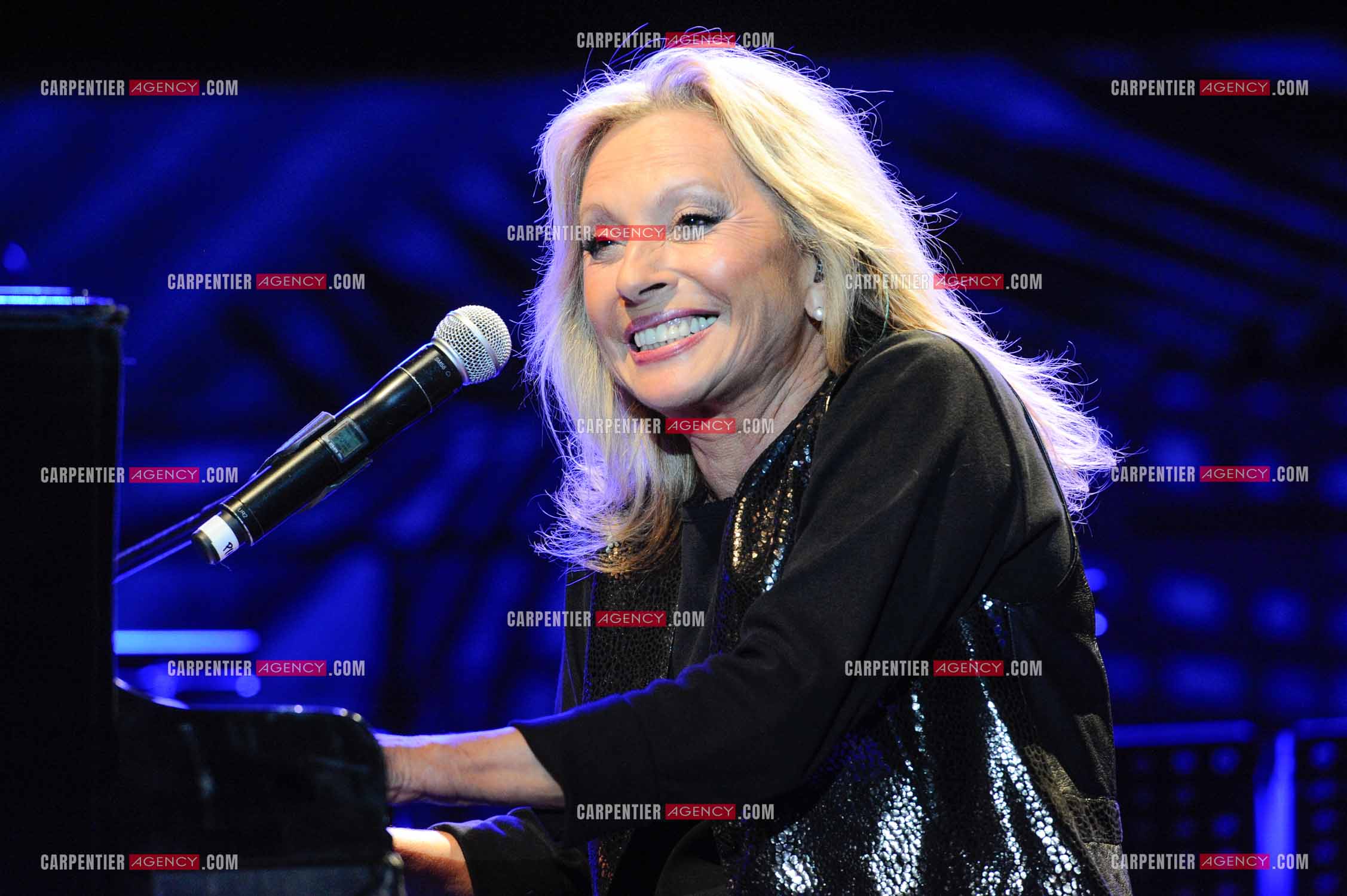 La chanteuse Véronique Sanson en concert a Alès.