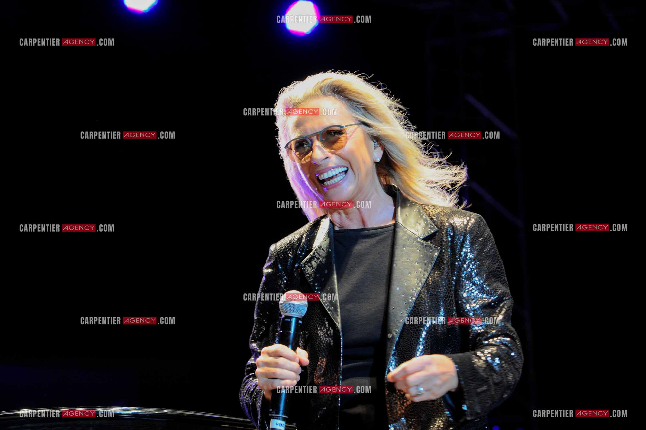 La chanteuse Véronique Sanson en concert a Alès.