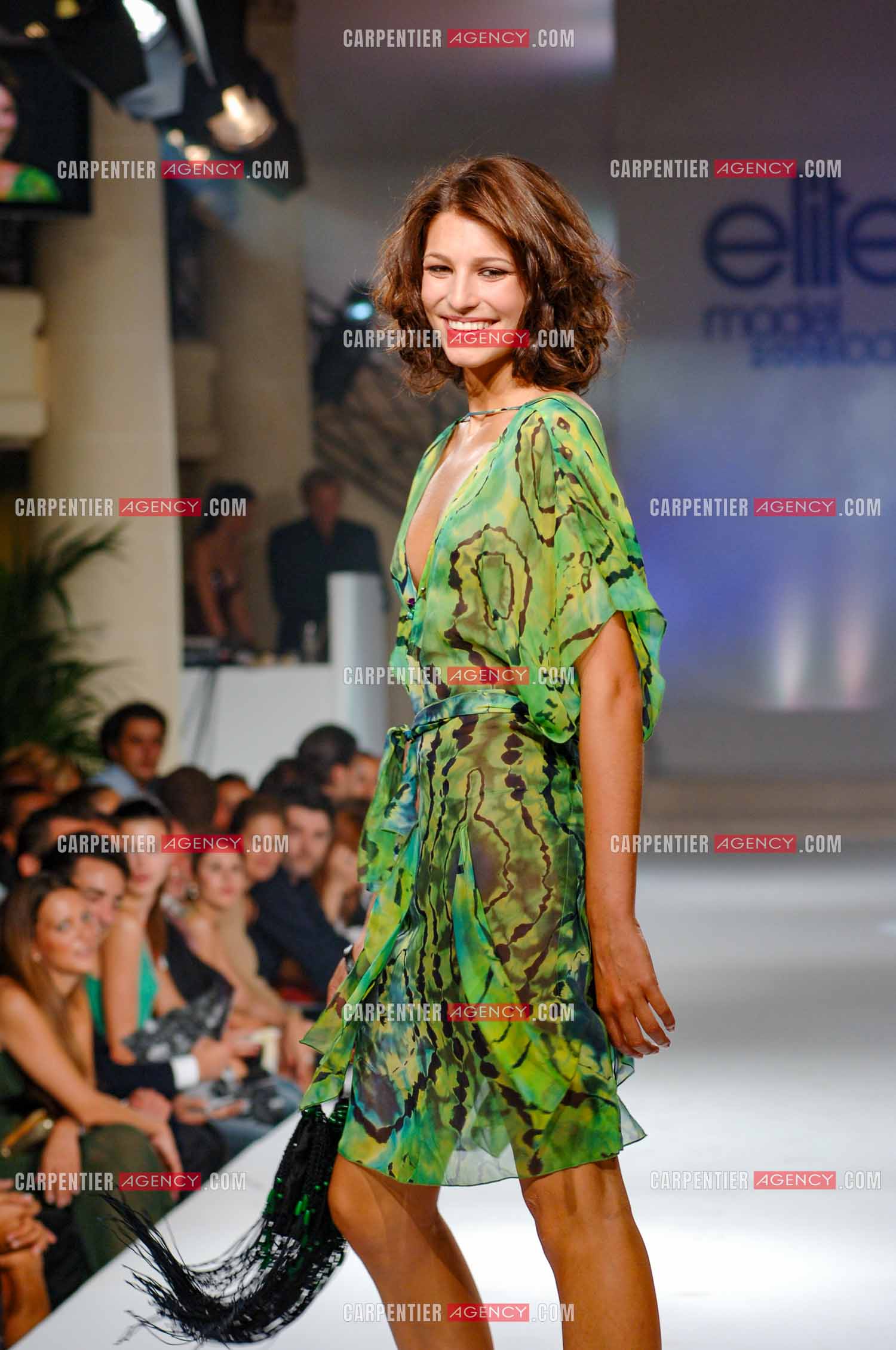 Laury Thilleman se présente comme mannequin chez Elite France pour le concours " ELITE MODEL LOOK 2005 “ se produisant à l'hôtel Ritz de Paris.          ( Exclusif )