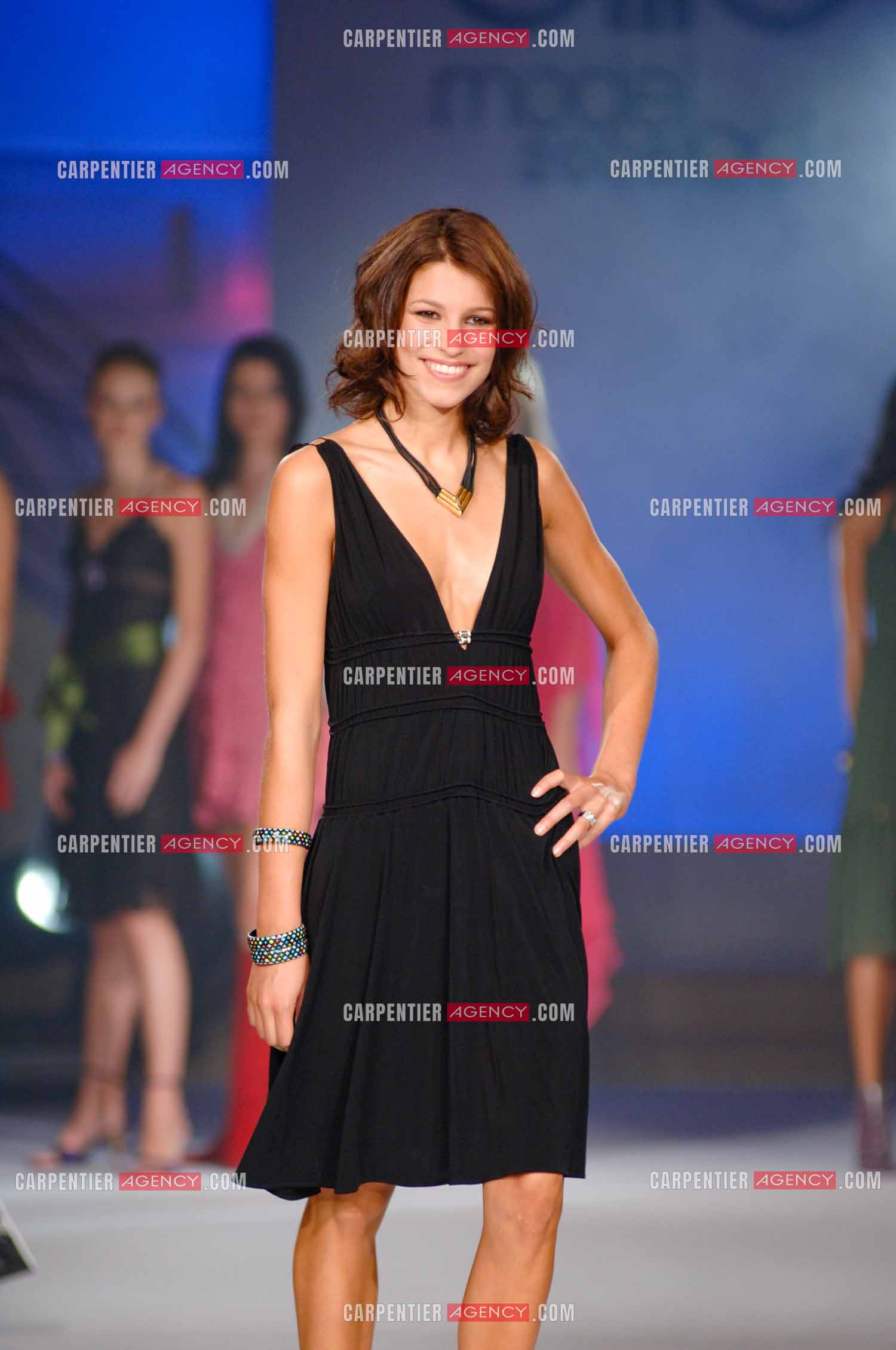 Laury Thilleman se présente comme mannequin chez Elite France pour le concours " ELITE MODEL LOOK 2005 “ se produisant à l'hôtel Ritz de Paris.          ( Exclusif )