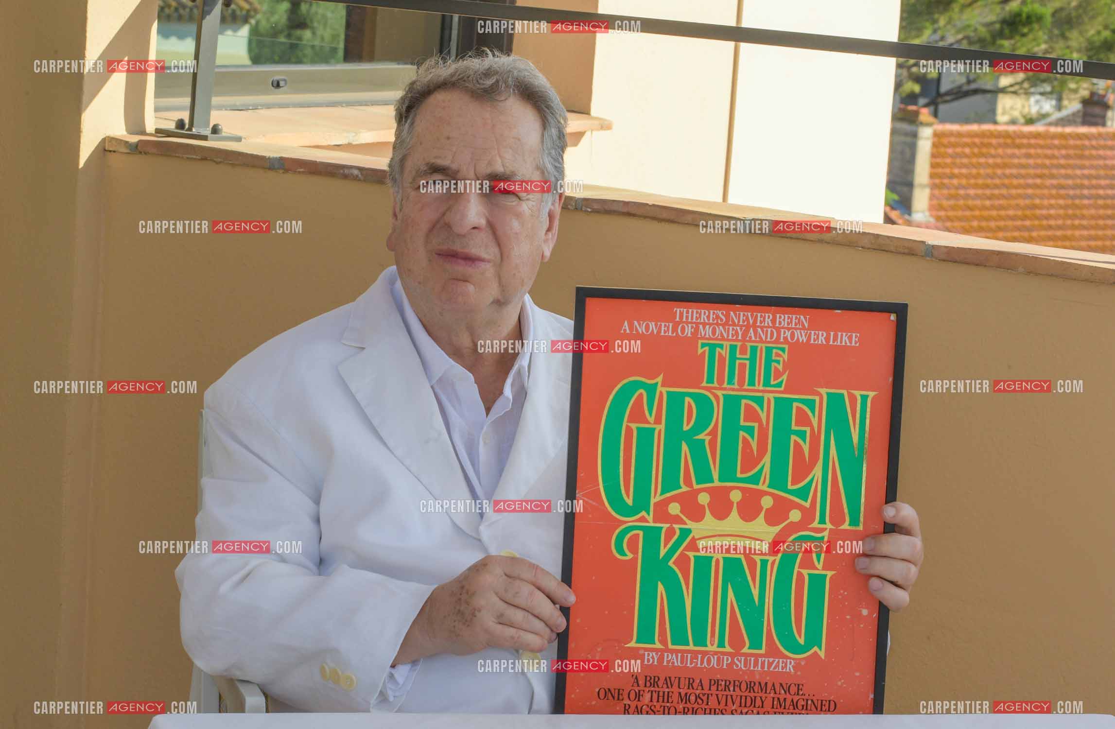 L'auteur Paul-Loup Sulitzer à l'hôtel de Paris de St Tropez présente ses livres lors d'une dédicace. ( Exclusif )