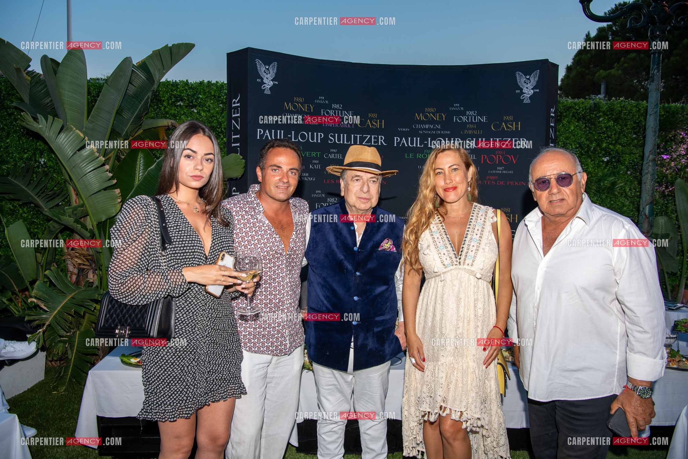 Paul-Loup Sulitzer fête ses 74 ans au VIP de St Tropez entouré de tous ses proches. ci, avec Laurent Amar,  l'actrice Myriam Charleins et le producteur Alain Williams accompagné de sa fille.  v( Exclusif )