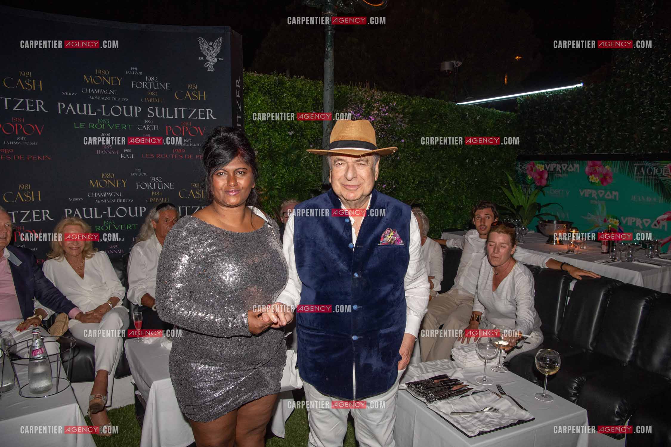 Paul-Loup Sulitzer fête ses 74 ans avec sa compagne  Supriya Answya Devi Rathoar au VIP de St Tropez entouré de tous ses proches. ( Exclusif )