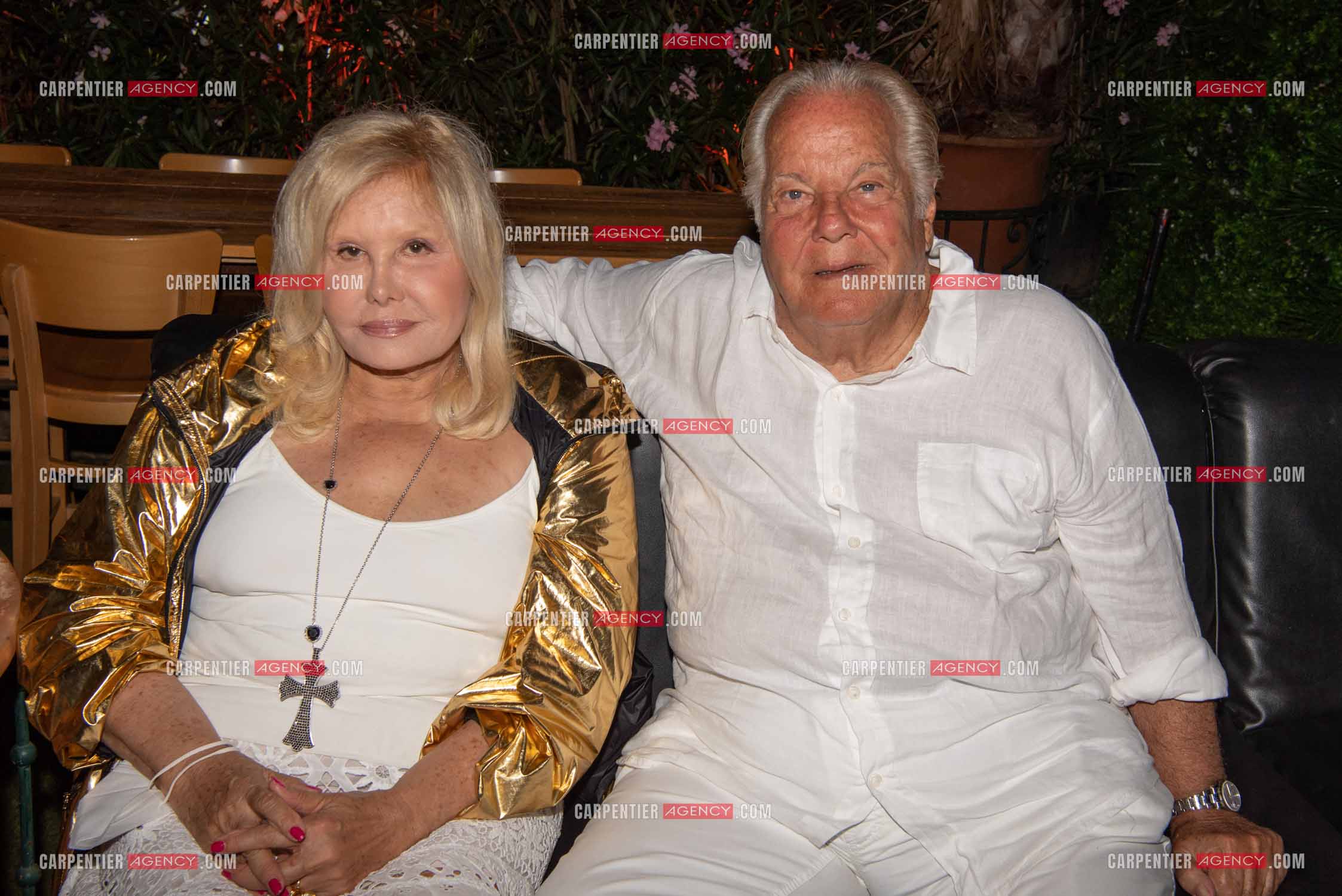 Paul-Loup Sulitzer fête ses 74 ans au VIP de St Tropez entouré de tous ses proches. Ici, Massimo Gargia et sa compagne. ( Exclusif )