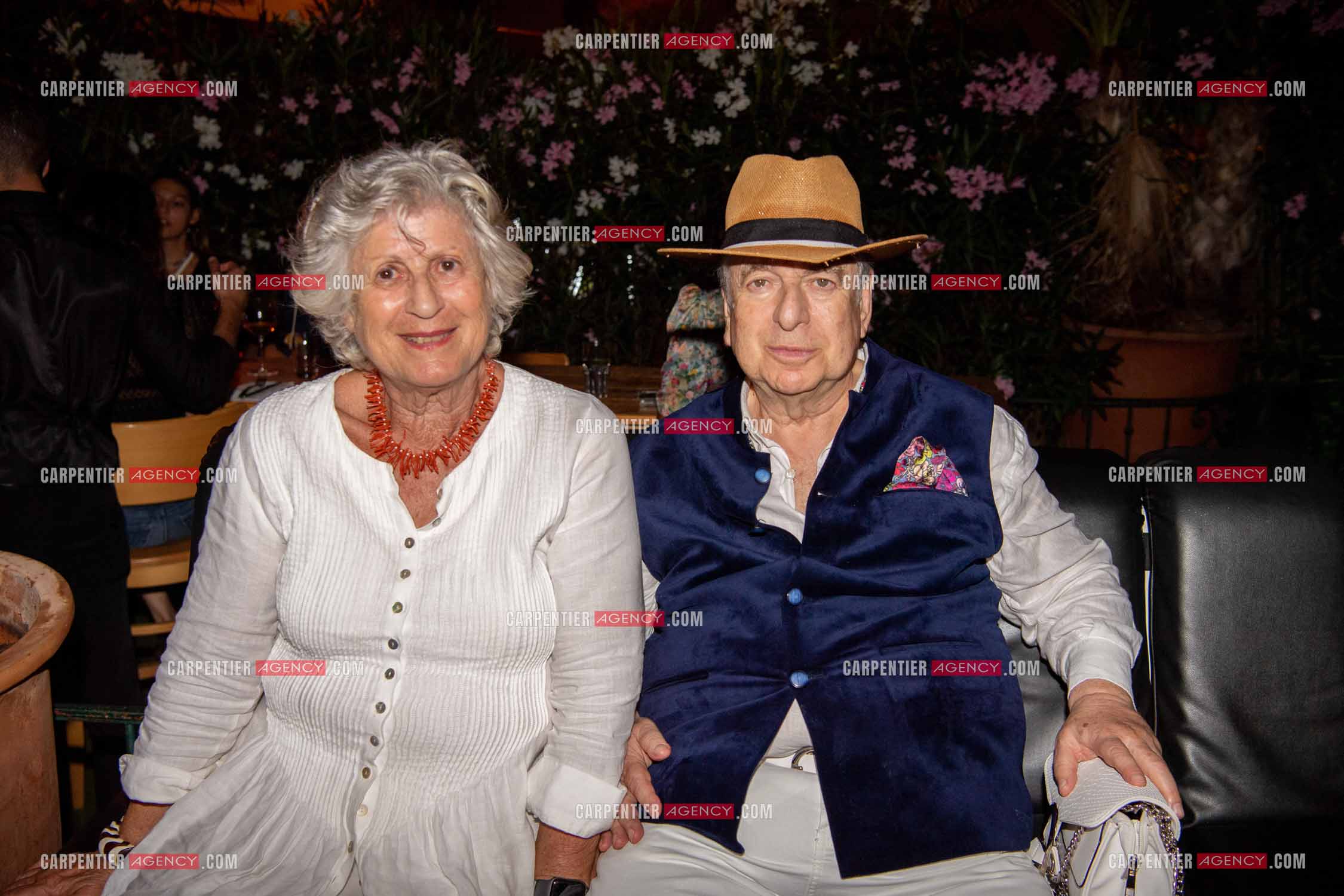 Paul-Loup Sulitzer fête ses 74 ans au VIP de St Tropez entouré de tous ses proches. Ici, avec sa soeur unique Dominique Sulitzer. ( Exclusif )