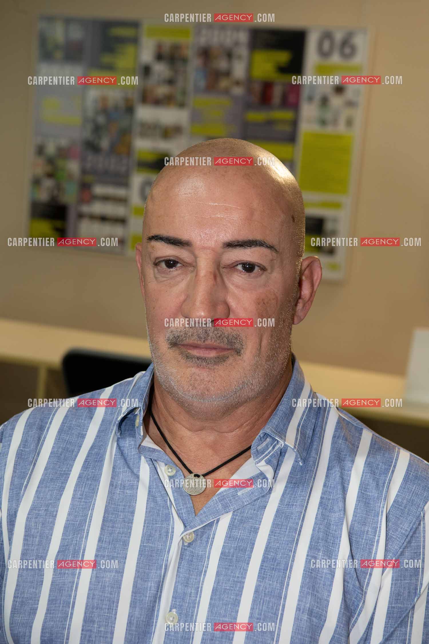 La fête du livre du Var les 17, 18 et 19 Novembre 2023 à Toulon. L'auteur Patrick Roussel présente son livre “ TOUT LE MONDE L'APPELAIT JOHNNY “ aux éditions Louis de Mareuil. Le chauffeur et garde du corps de Johnny Hallyday y raconte 16 années passées aux côtés du rocker.          ( Exclusif )