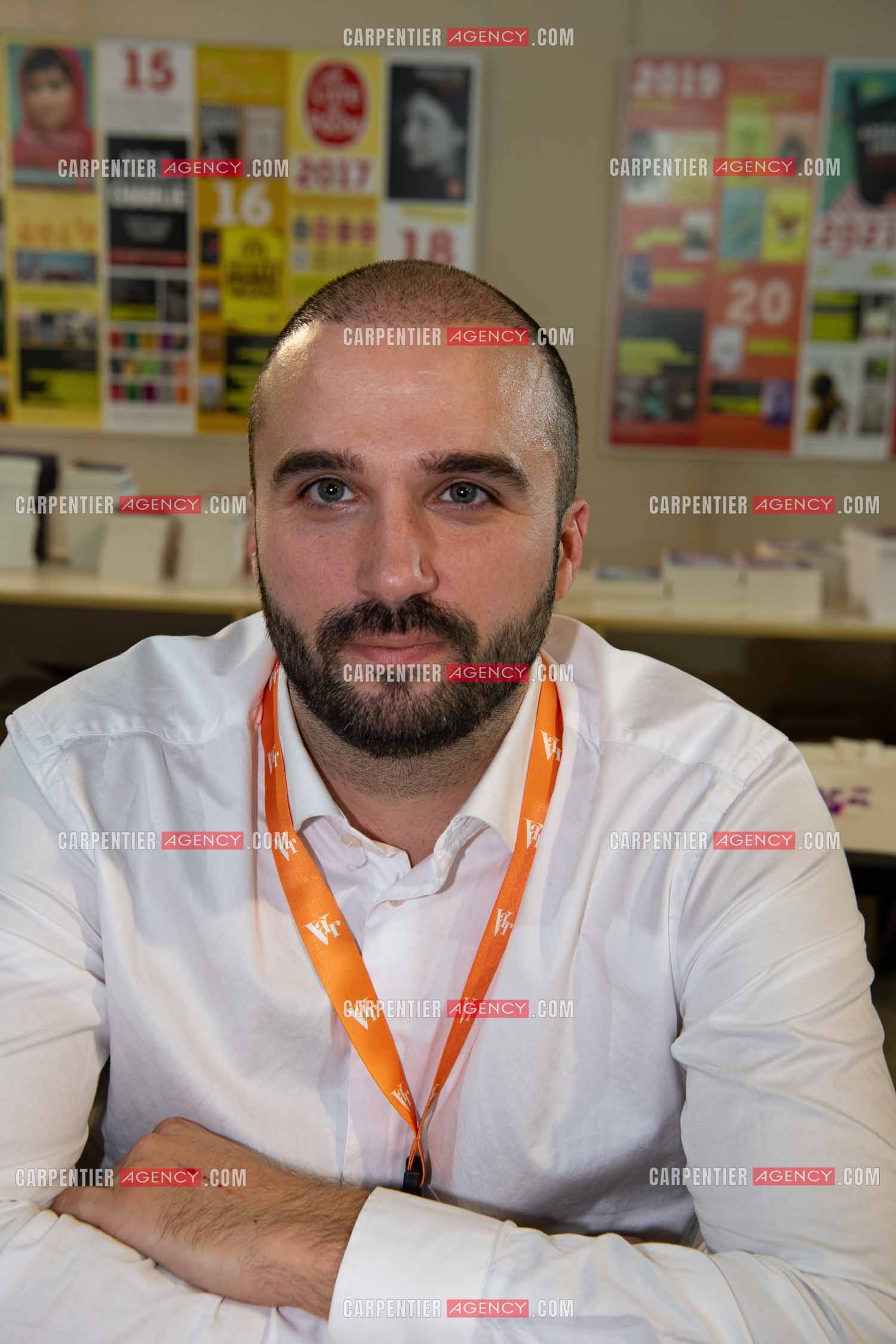 La fête du livre du Var les 17, 18 et 19 Novembre 2023 à Toulon. L'auteur Maître Daniel Barrionuevo  présente le livre des confessions de son client actuellement toujours en prison. “ CONFESSIONS D'UN CAÏD MARSEILLAIS “ aux éditions Max Milo.      ( Exclusif )