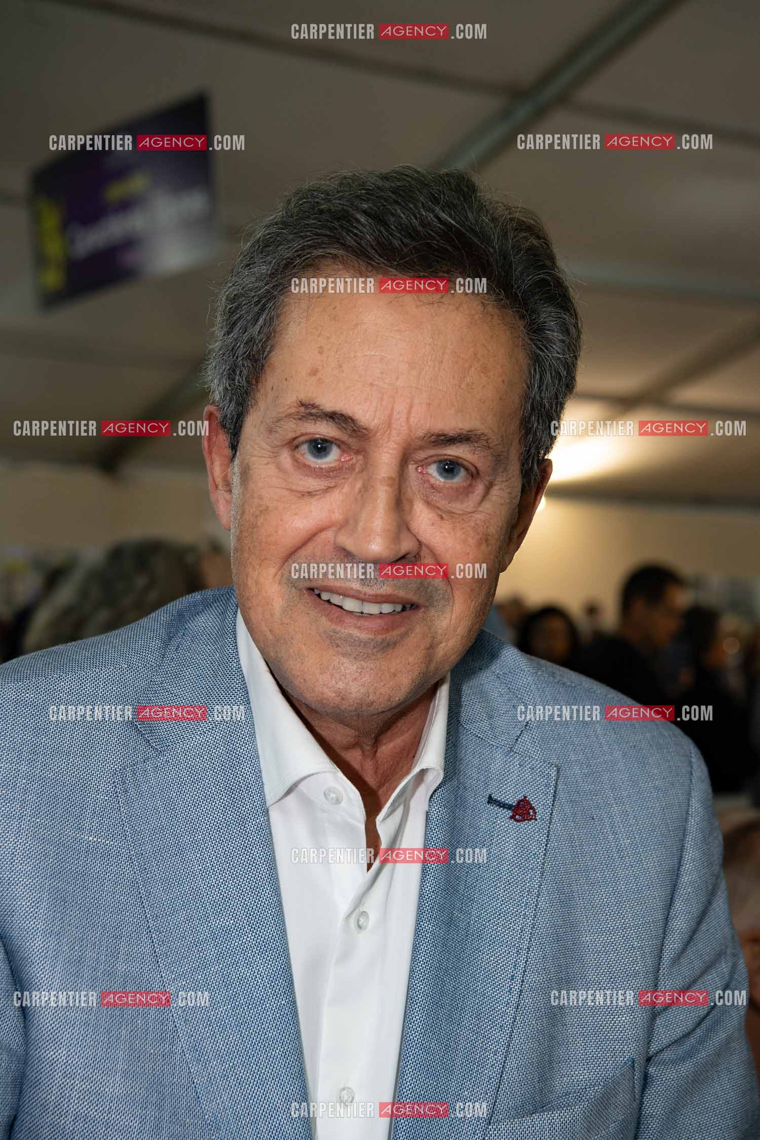 La fête du livre du Var les 17, 18 et 19 Novembre 2023 à Toulon. L'auteur Georges Fenech présente son livre “ L'ENSAUVAGEMENT DE LA FRANCE “ aux éditions du Rocher.      ( Exclusif )