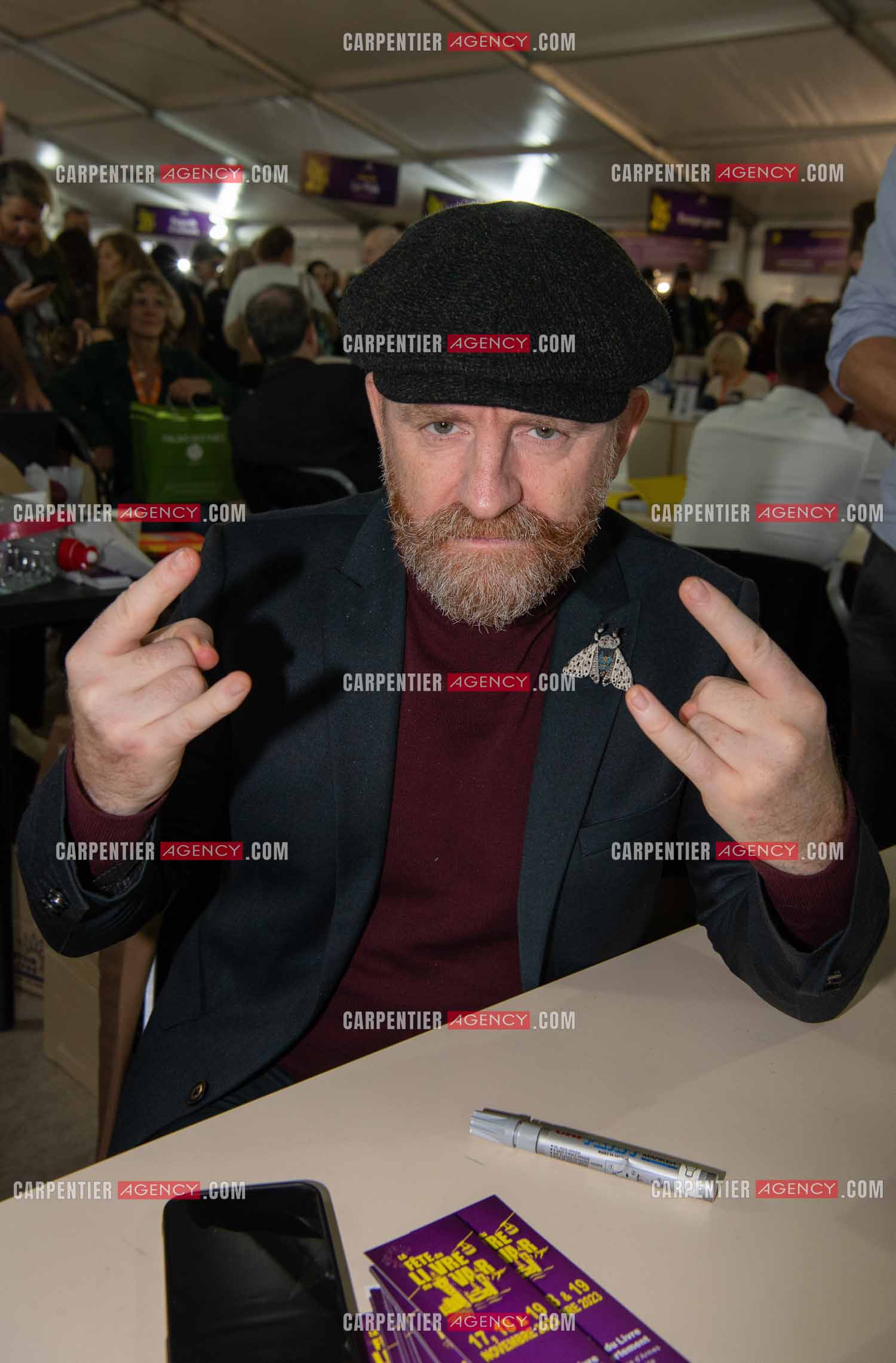 La fête du livre du Var les 17, 18 et 19 Novembre 2023 à Toulon. L'auteur Mathias Malzieu présente son livre “ L'EXTRAORDINARIUM “ aux éditions Le Livre de Poche.      ( Exclusif )