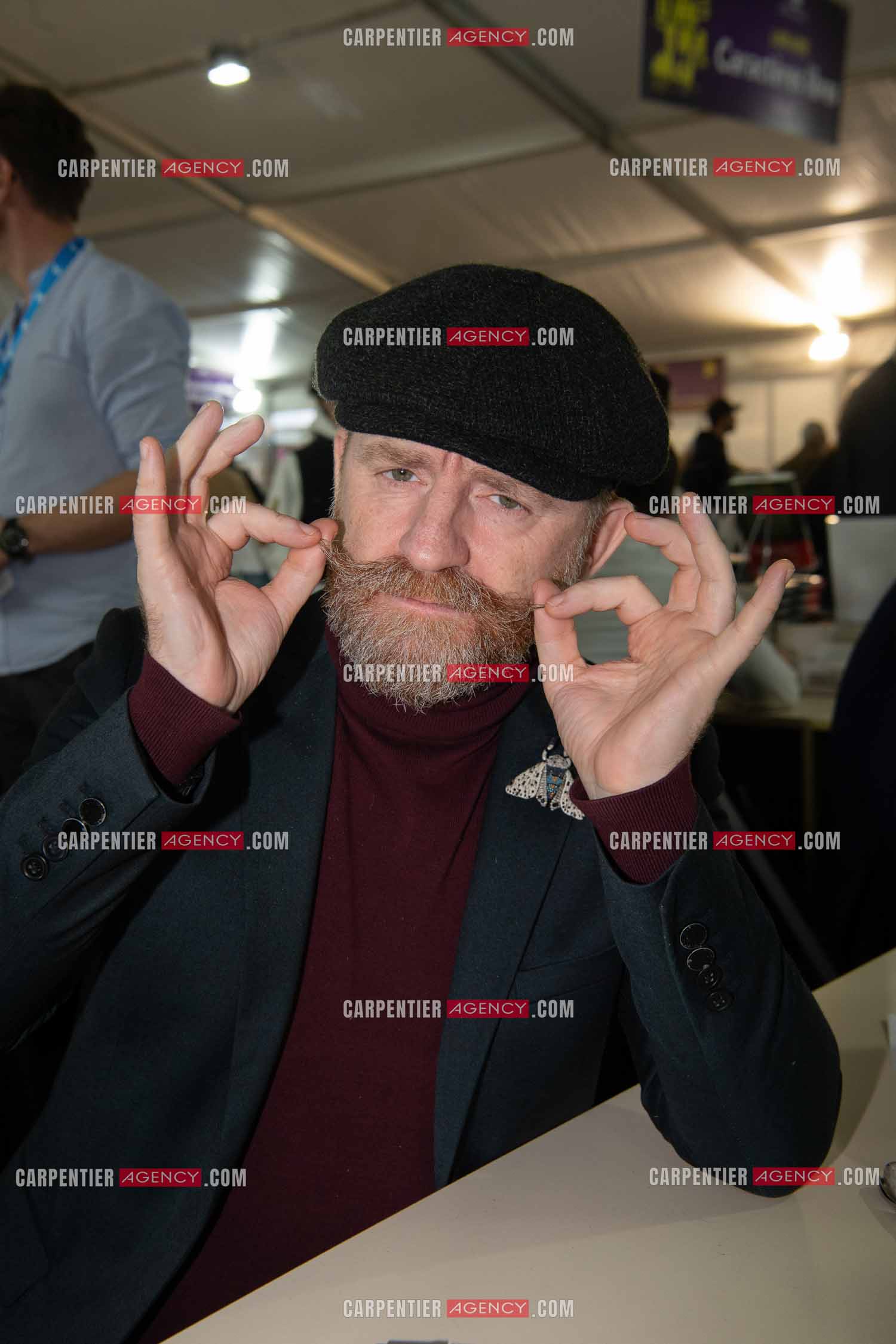 La fête du livre du Var les 17, 18 et 19 Novembre 2023 à Toulon. L'auteur Mathias Malzieu présente son livre “ L'EXTRAORDINARIUM “ aux éditions Le Livre de Poche.      ( Exclusif )