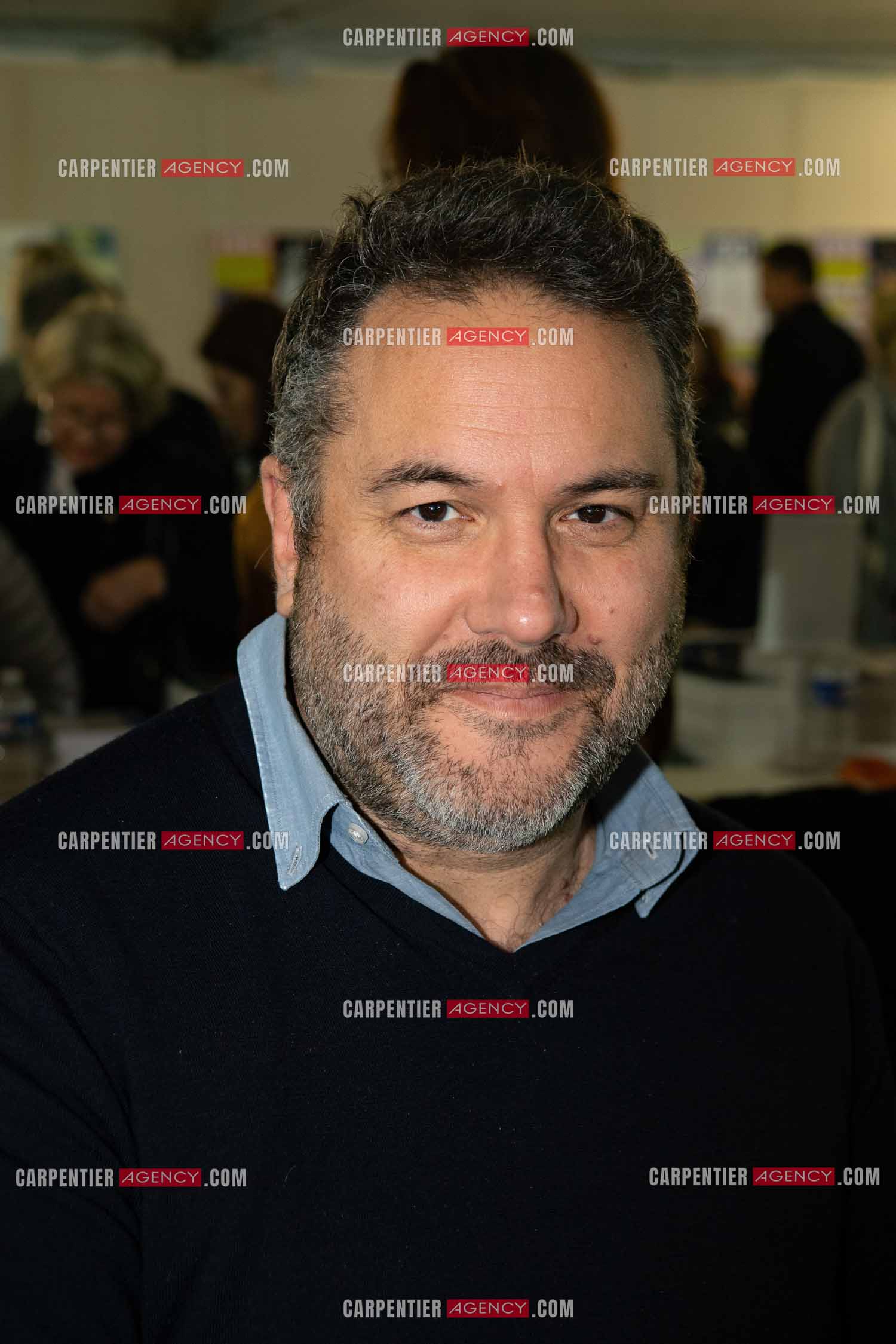 La fête du livre du Var les 17, 18 et 19 Novembre 2023 à Toulon. L'auteur Bruce Toussaint présente son livre “ HEUREUSEMENT, ELLE N'A PAS SOUFFERT “ aux éditions Stock.          ( Exclusif )