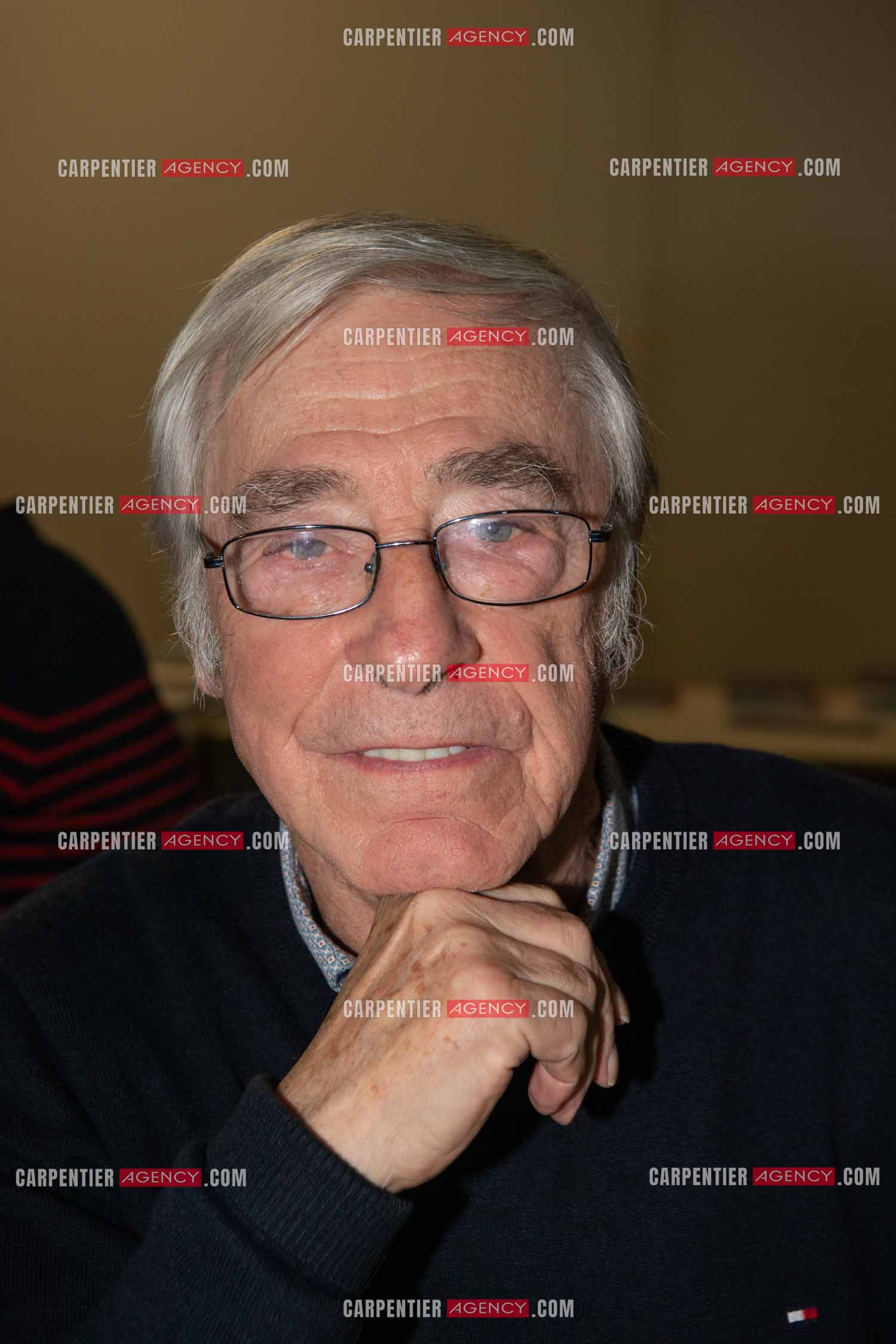 La fête du livre du Var les 17, 18 et 19 Novembre 2023 à Toulon. L'auteur Philippe Lemaire présente son roman “ CHARLESTON BLUES “ aux éditions Terres d'Écriture de Borée.      ( Exclusif )