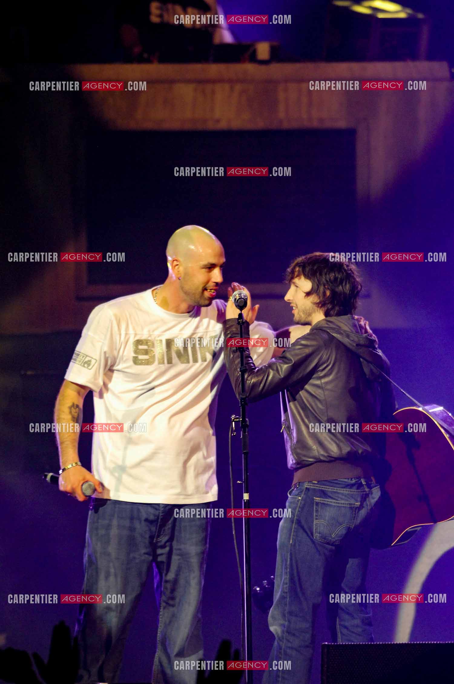 Le rappeur Sinik en concert au Zénith de Paris. Le rappeur Sinik et le chanteur anglais James Blunt  pour un duo.  ( Exclusif )